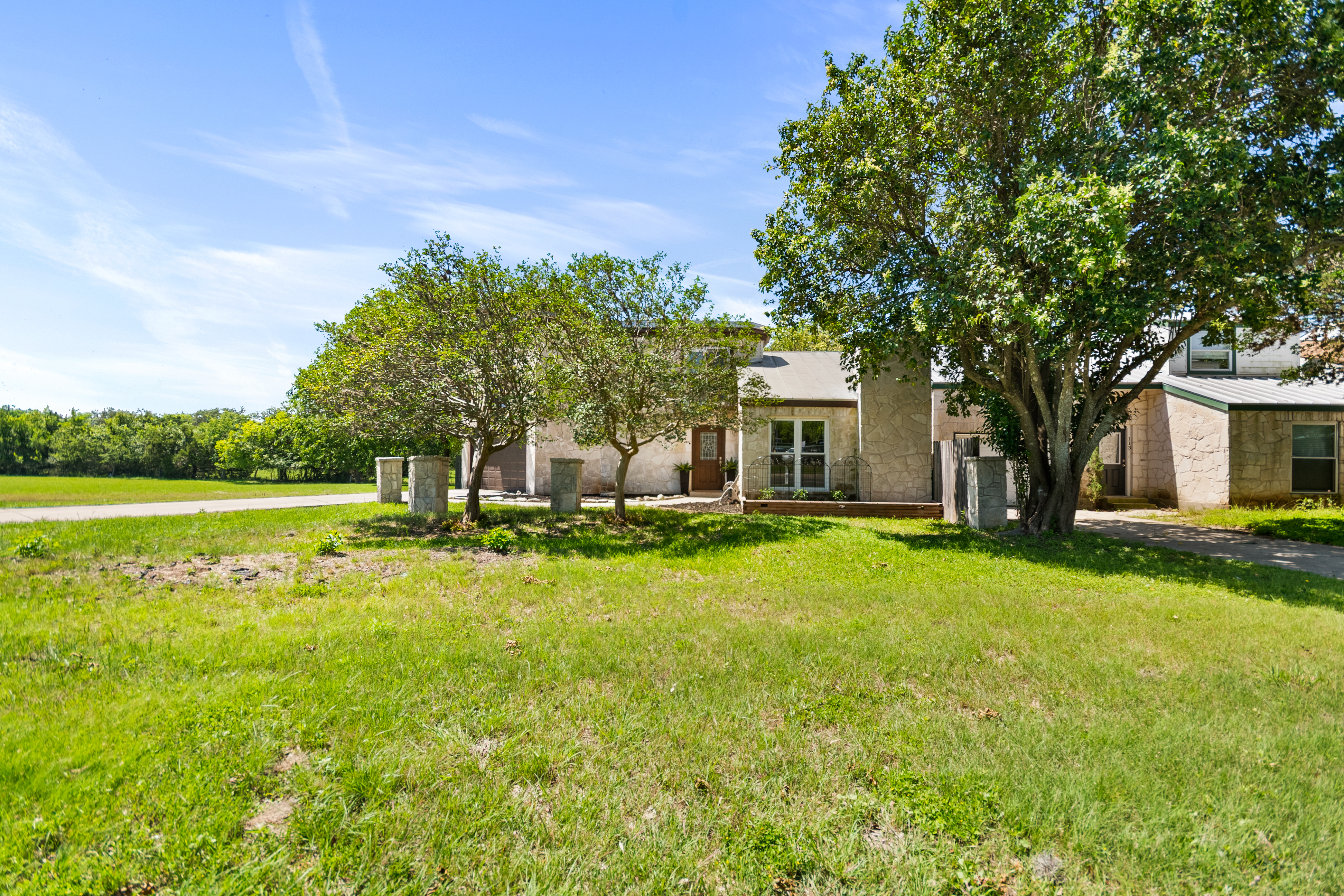  Charming Hill Country Home - 物件實景