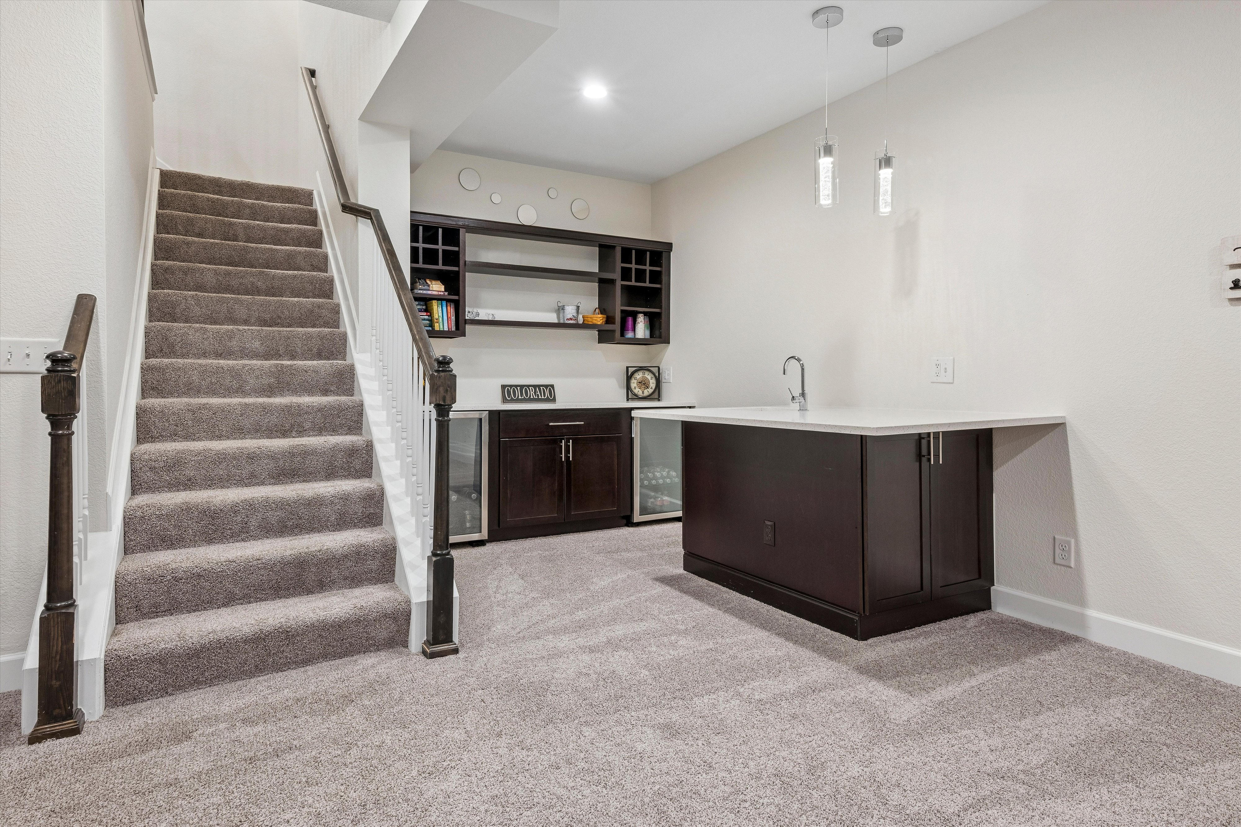  Thoughtfully  Updated and Move-In Ready - 物件實景