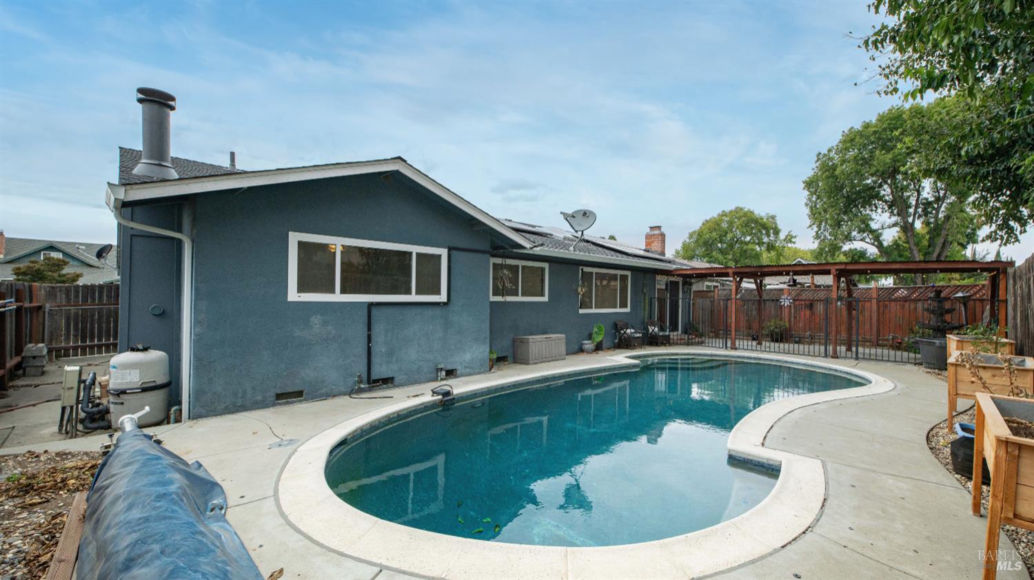 Vacaville, California, 95687, United States, 4 Bedrooms Bedrooms, ,2 BathroomsBathrooms,Residential,For Sale,1957766