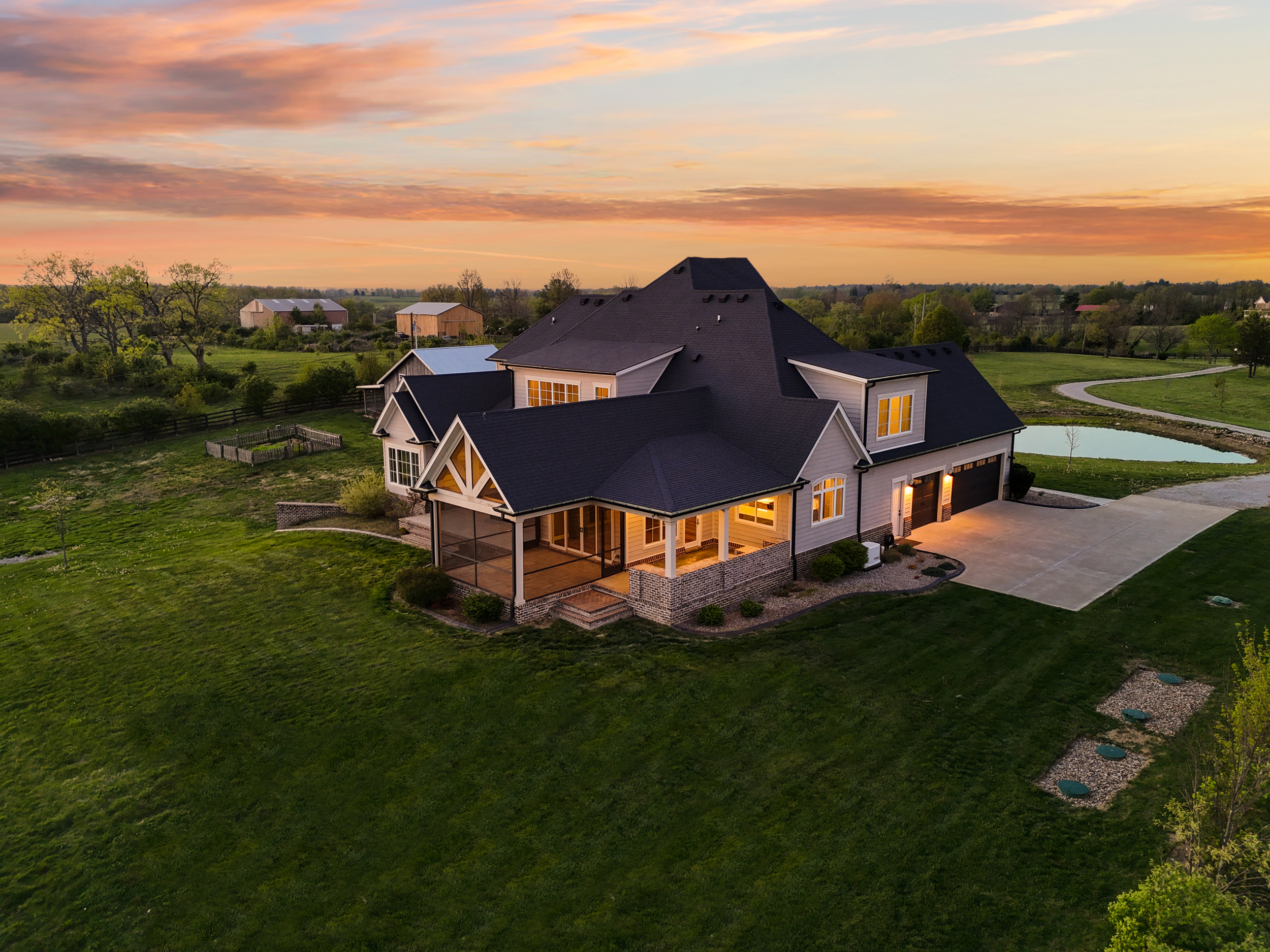  5142 Whites Lane - 物件實景