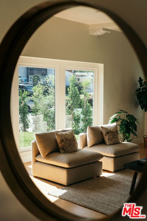 Los Angeles, California, 90019, United States, 4 Bedrooms Bedrooms, ,4 BathroomsBathrooms,Residential,For Sale,1889946