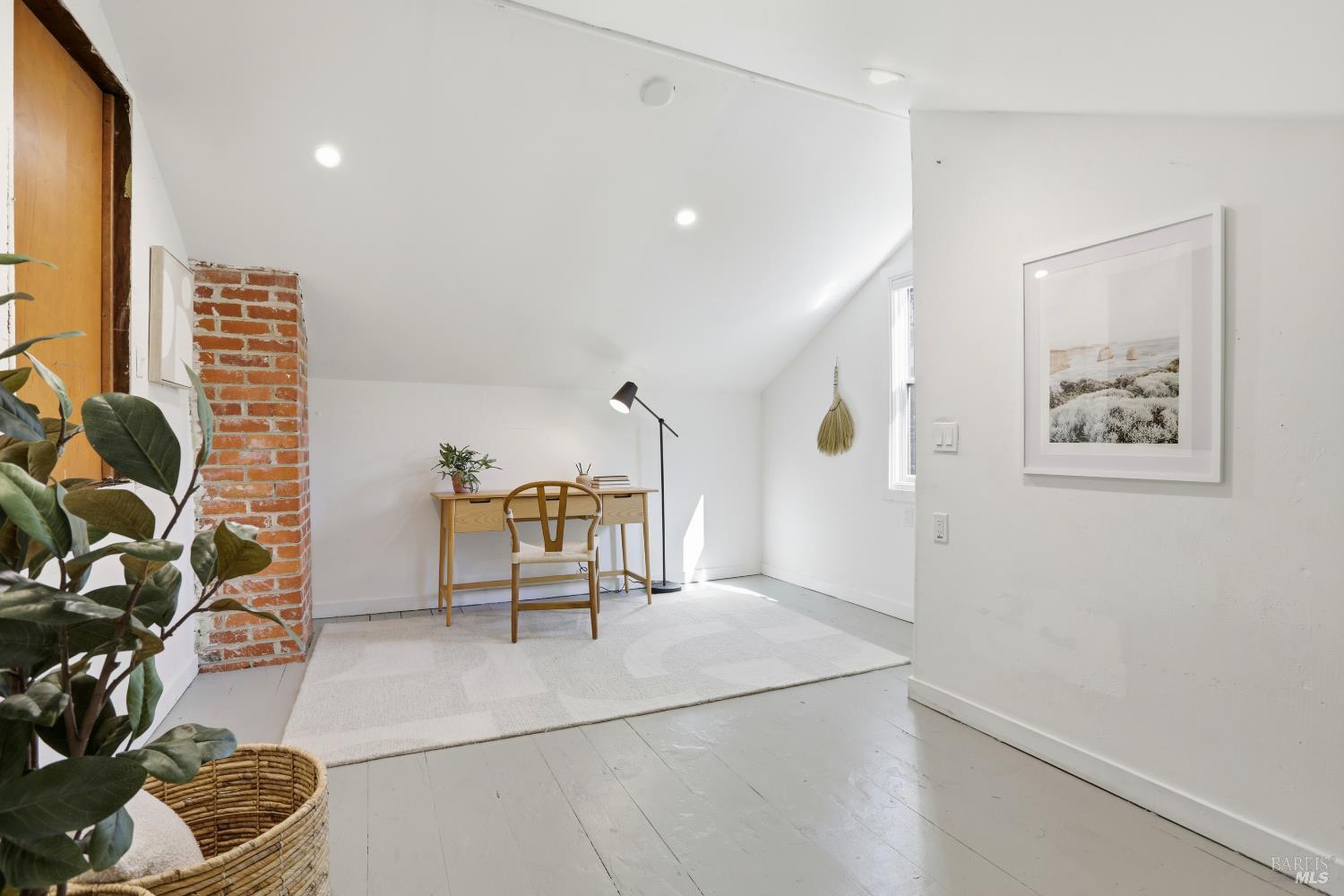 San Rafael, California, 94901, United States, 3 Bedrooms Bedrooms, ,1 BathroomBathrooms,Residential,For Sale,1987980