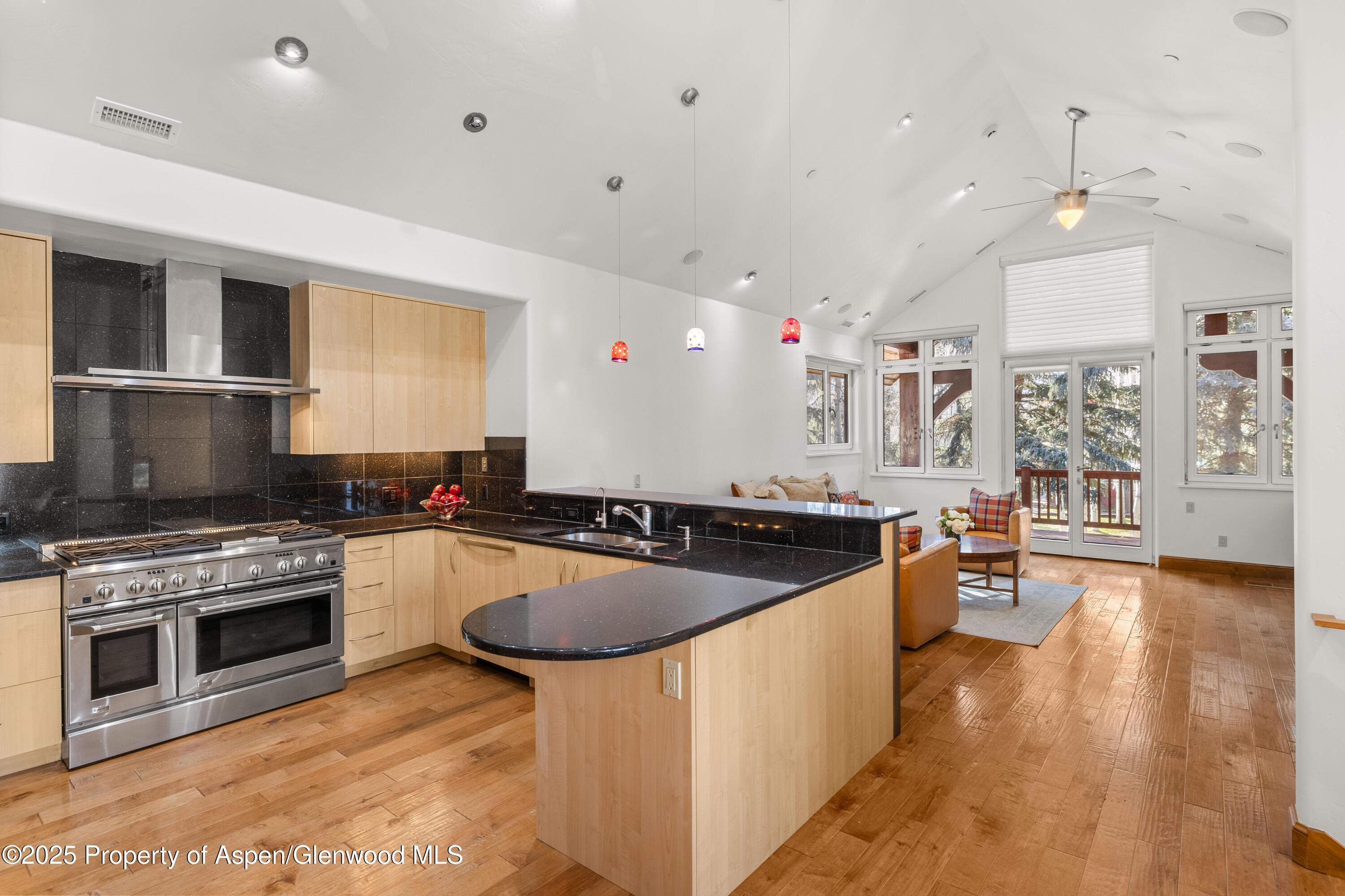 Aspen, Colorado, 81611, United States, 4 Bedrooms Bedrooms, ,5 BathroomsBathrooms,Residential,For Sale,1998129