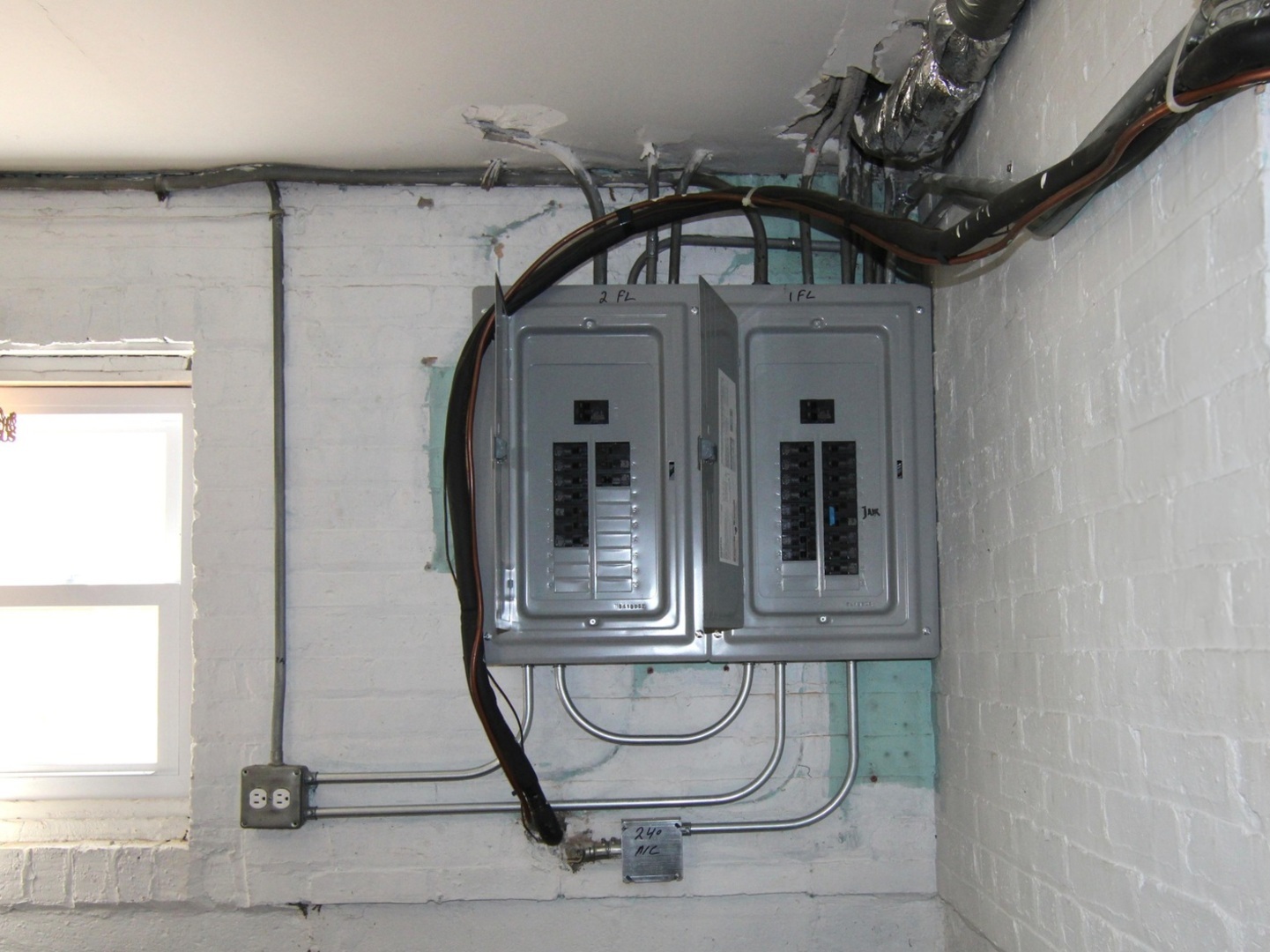 Niles, Illinois, 60714, United States, 5 Bedrooms Bedrooms, ,Residential,For Sale,1990948