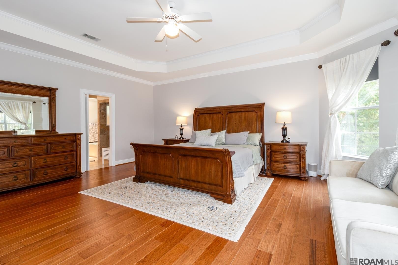 Baton Rouge, Louisiana, 70808, United States, 4 Bedrooms Bedrooms, ,3 BathroomsBathrooms,Residential,For Sale,1935637