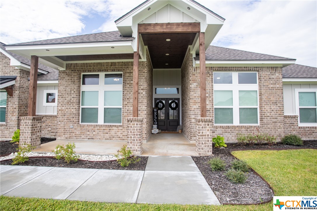 Victoria, Texas, 77904, United States, 4 Bedrooms Bedrooms, ,4 BathroomsBathrooms,Residential,For Sale,1818575