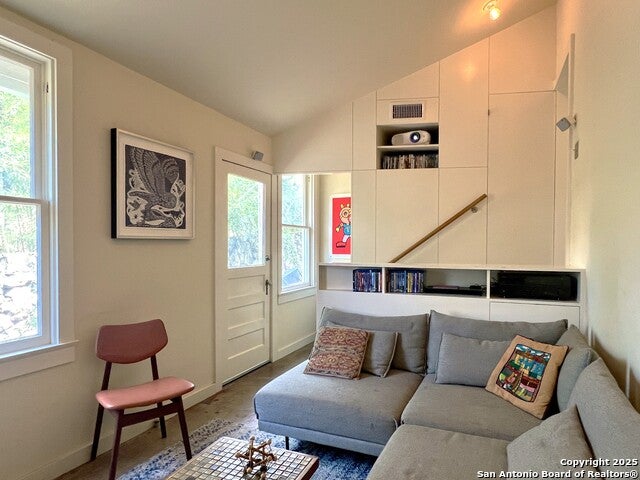 San Antonio, Texas, 78212, United States, 4 Bedrooms Bedrooms, ,3 BathroomsBathrooms,Residential,For Sale,1976806