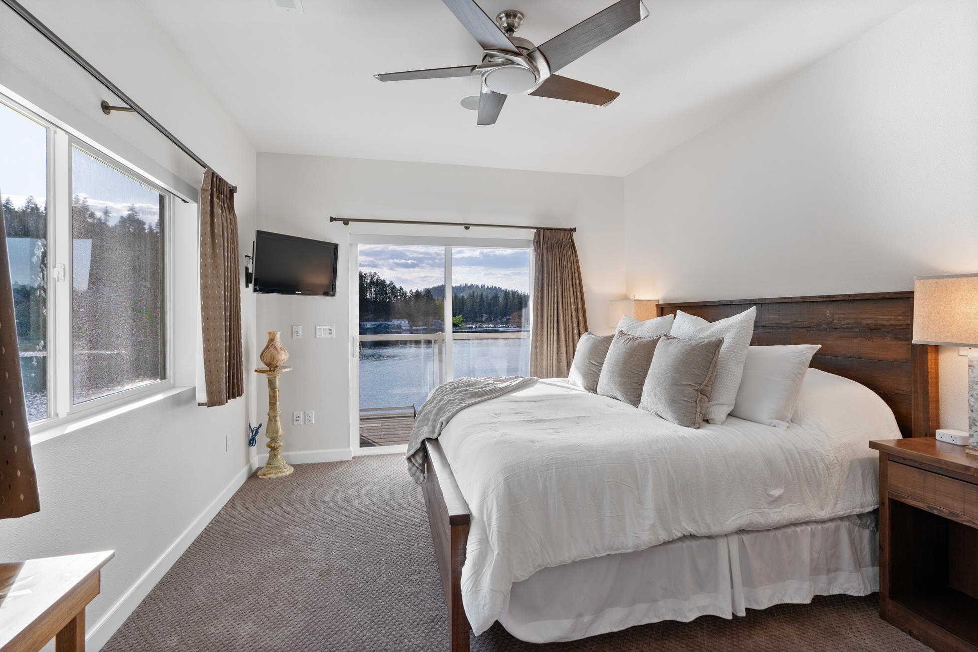 Loon Lake, Washington, 99148, United States, 5 Bedrooms Bedrooms, ,5 BathroomsBathrooms,Residential,For Sale,1924422