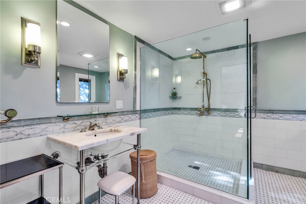 San Marino, California, 91108, United States, 5 Bedrooms Bedrooms, ,6 BathroomsBathrooms,Residential,For Sale,1686890