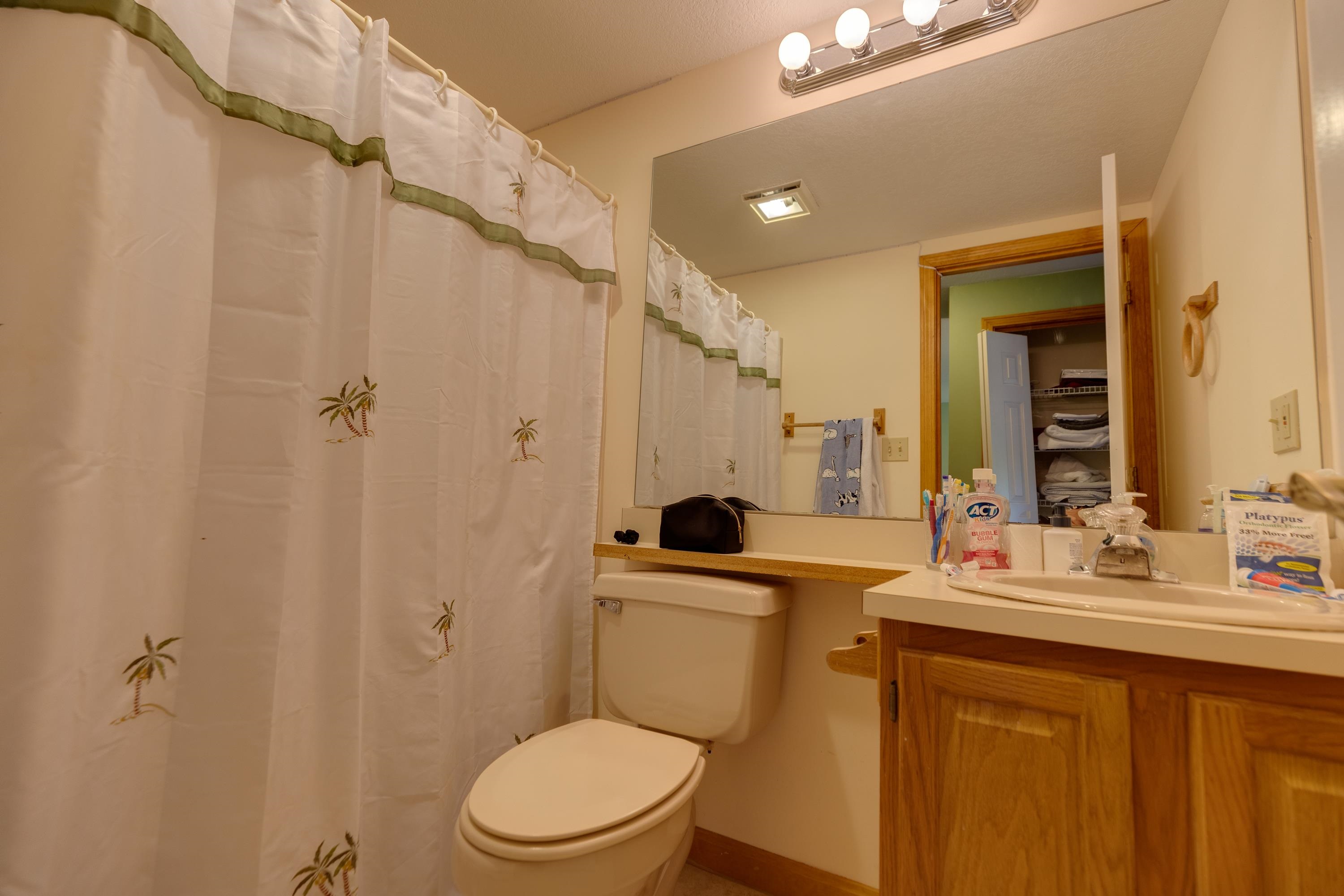 Lincoln, New Hampshire, 03251, United States, 4 Bedrooms Bedrooms, ,4 BathroomsBathrooms,Residential,For Sale,1991749