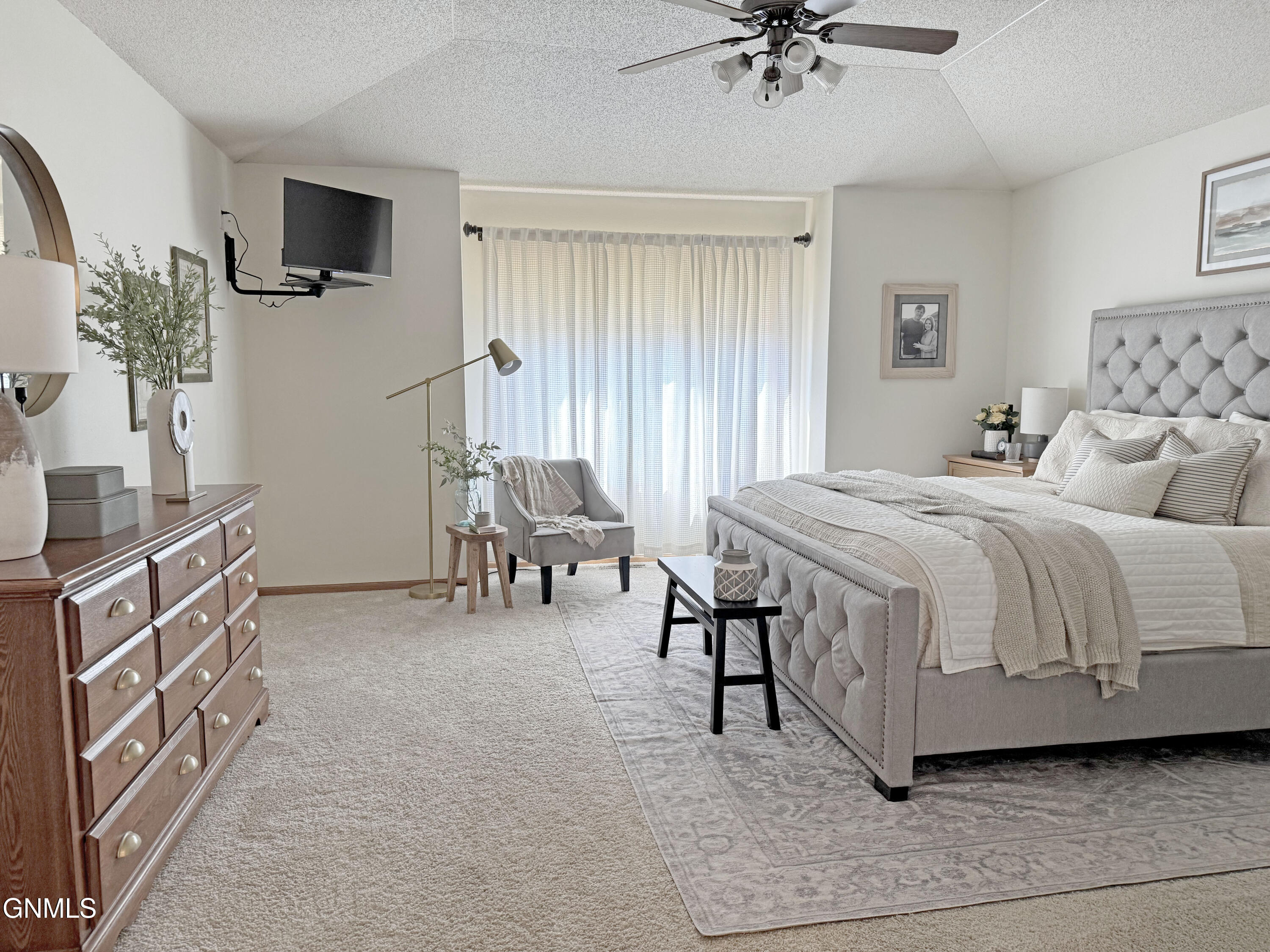 Bismarck, North Dakota, 58503, United States, 5 Bedrooms Bedrooms, ,2 BathroomsBathrooms,Residential,For Sale,2001566