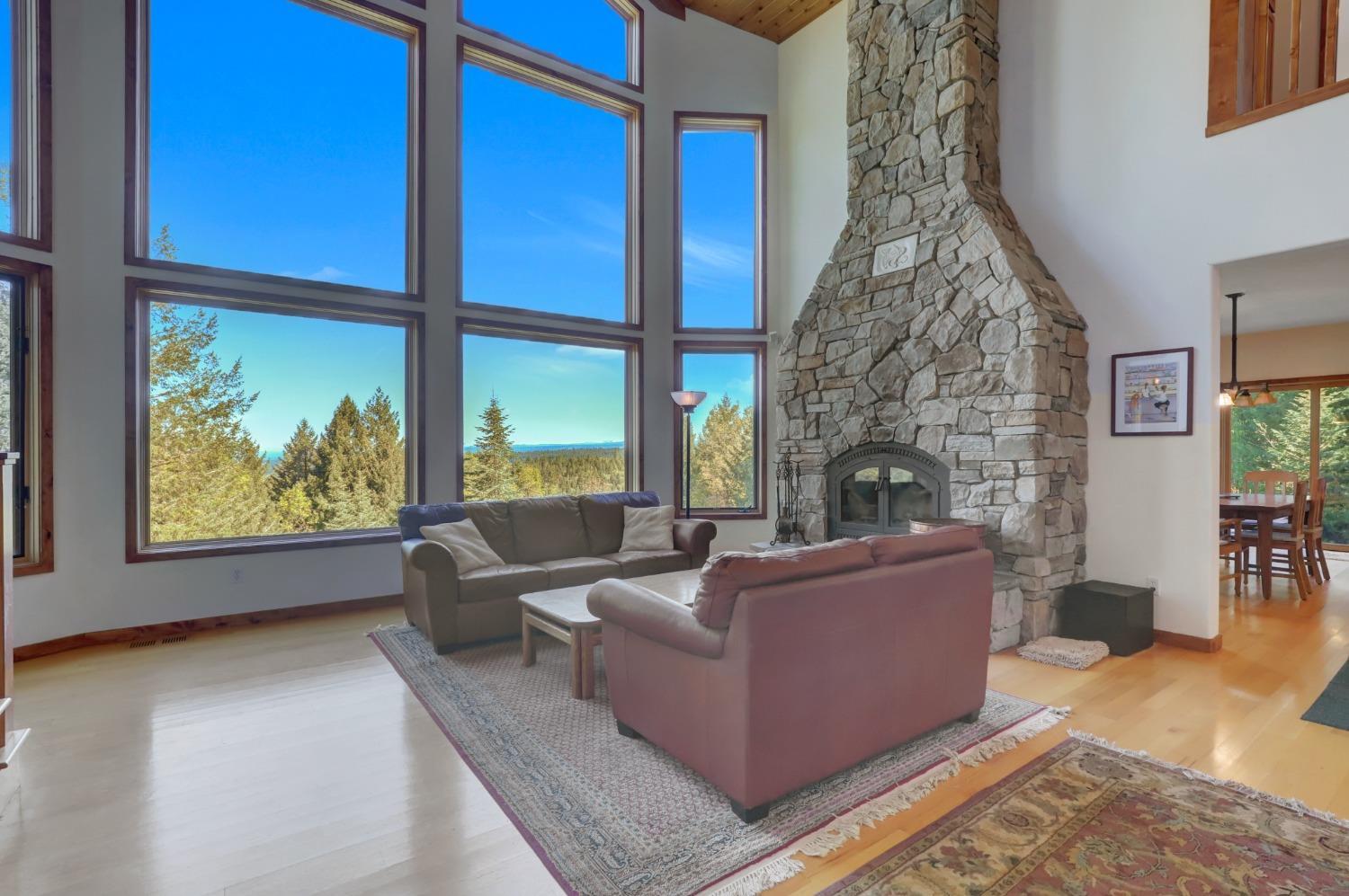 Nevada City, California, 95959, United States, 3 Bedrooms Bedrooms, ,3 BathroomsBathrooms,Residential,For Sale,1937028