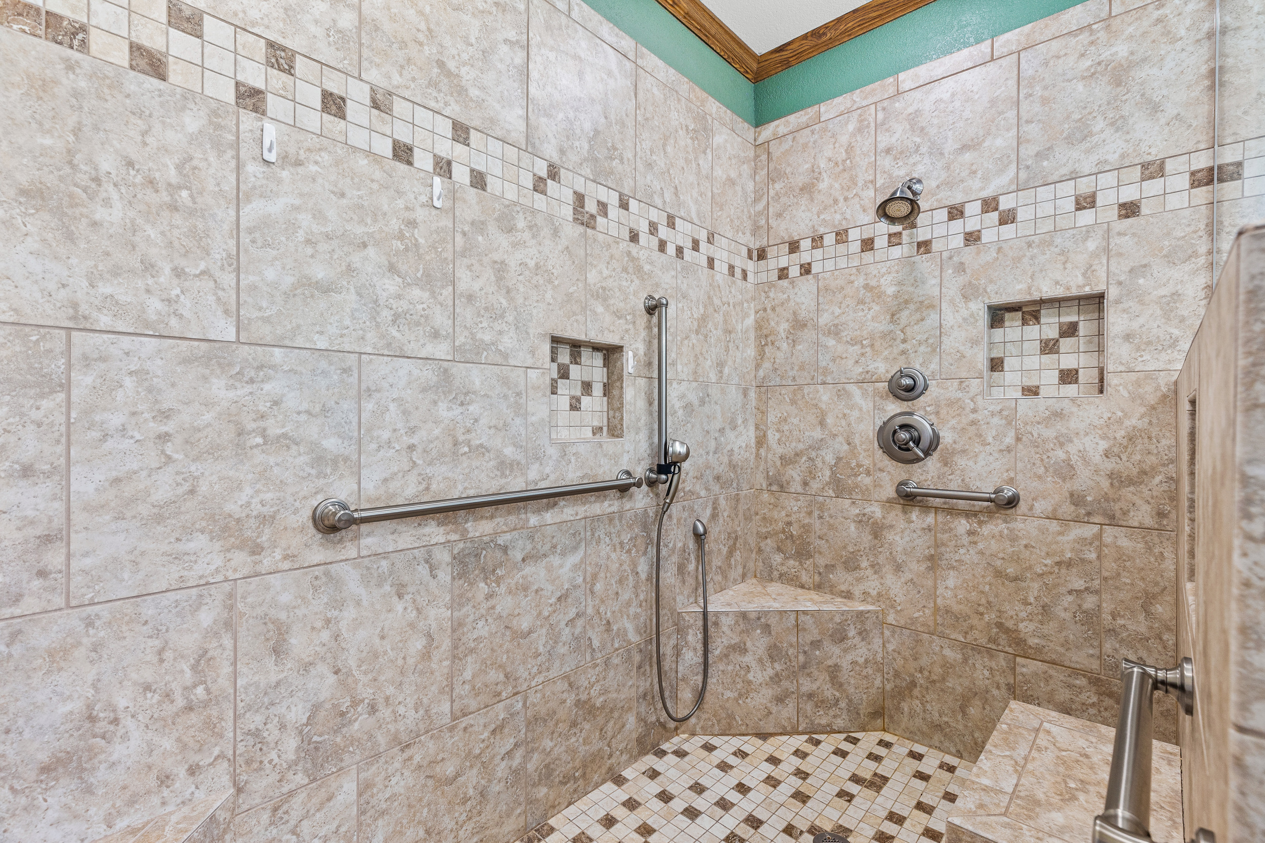 Adkins, Texas, 78101, United States, 4 Bedrooms Bedrooms, ,2 BathroomsBathrooms,Residential,For Sale,1979790