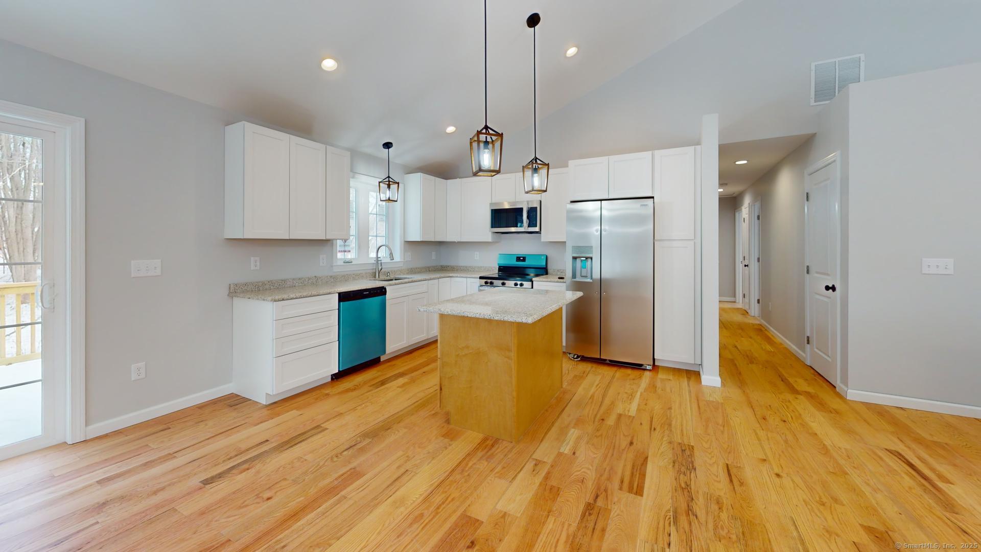 Enfield, Connecticut, 06082, United States, 3 Bedrooms Bedrooms, ,3 BathroomsBathrooms,Residential,For Sale,1919509