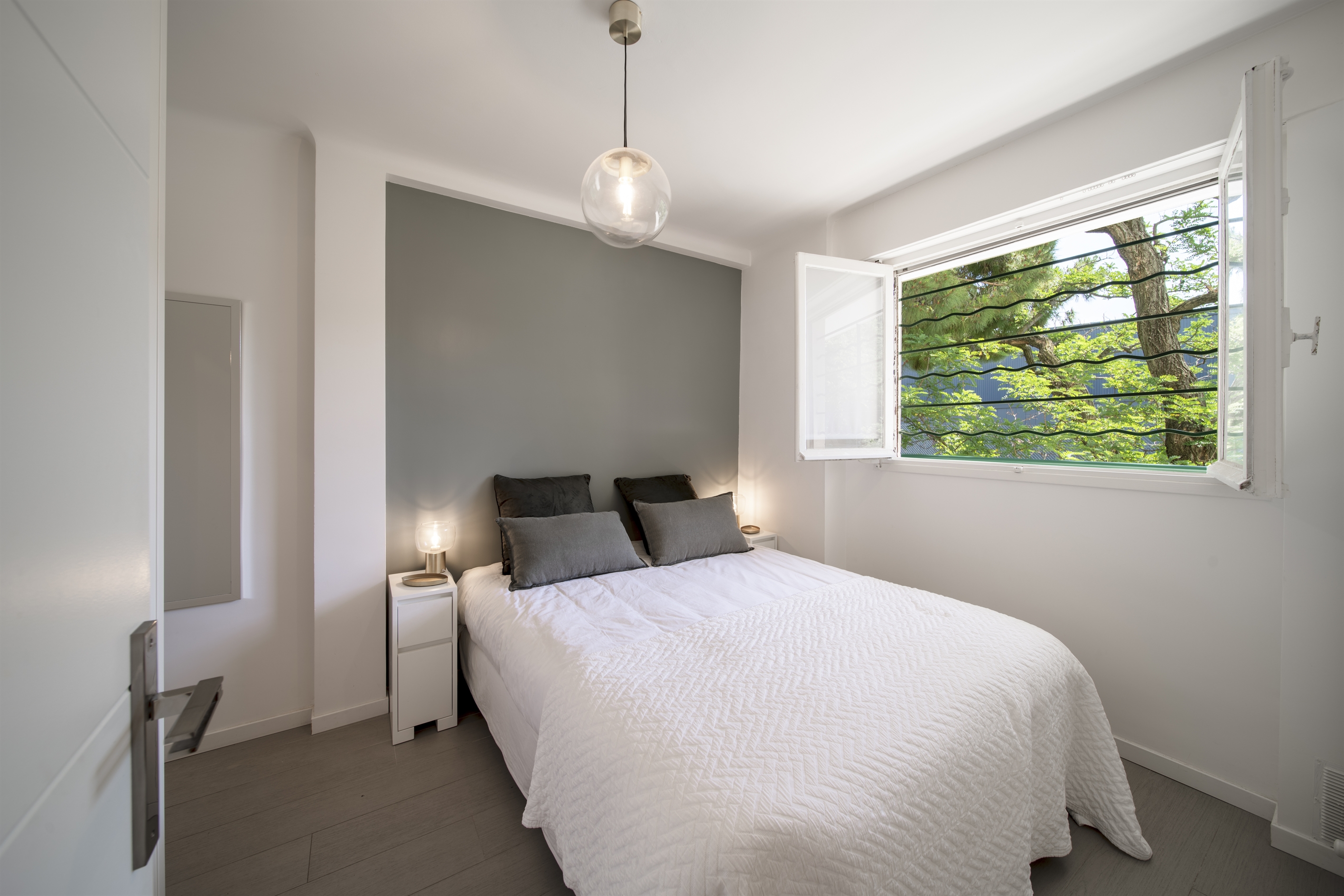  1-bedroom renovated apartment with terrace and garage Cannes City Centre - 物件實景
