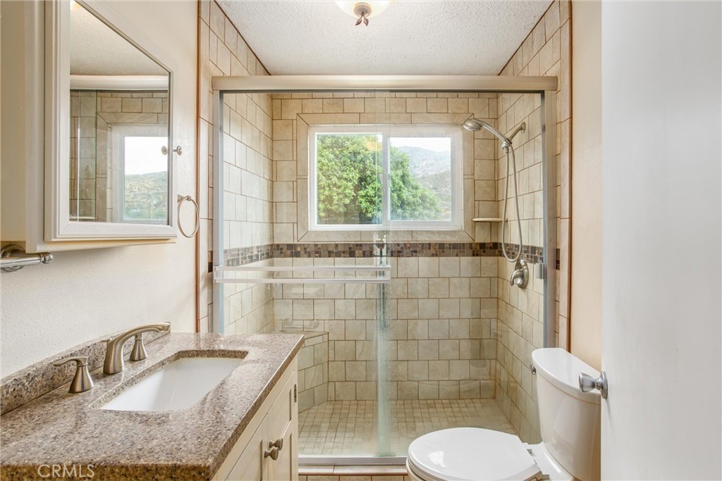 Lake Elsinore, California, 92530, United States, 3 Bedrooms Bedrooms, ,1 BathroomBathrooms,Residential,For Sale,1943552