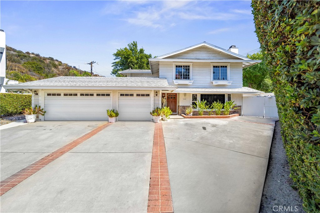 Newhall, California, 91321, United States, 5 Bedrooms Bedrooms, ,4 BathroomsBathrooms,Residential,For Sale,1940368