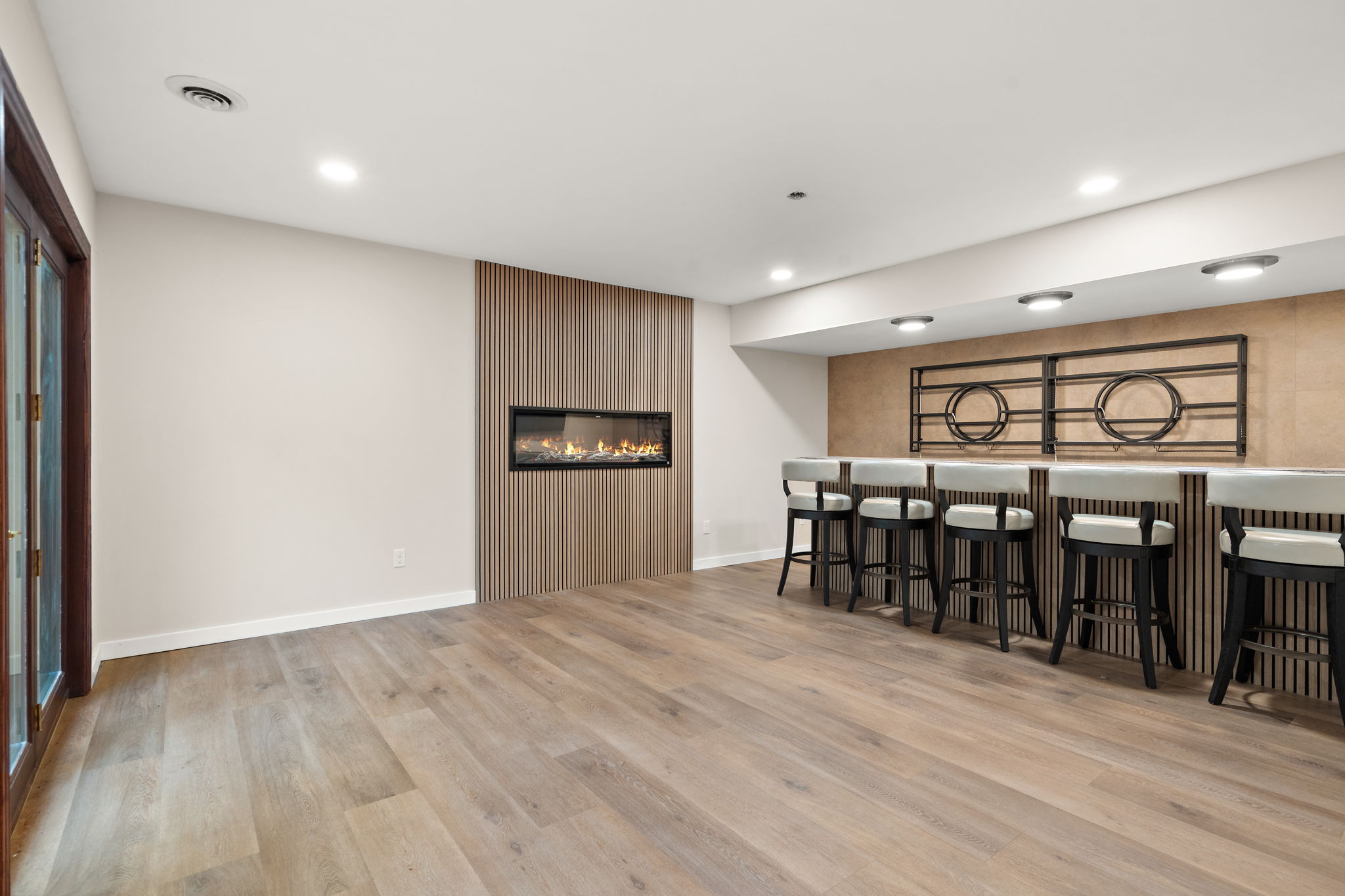  Fully Updated 5 Bedroom Home on Private, Wooded Lot in Gated Community - 物件實景