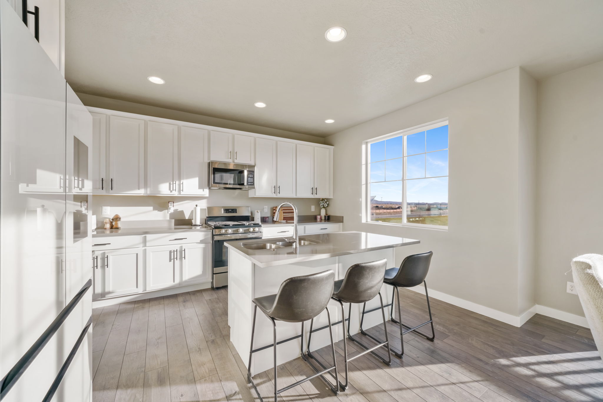 Eagle Mountain, Utah, 84005, United States, 3 Bedrooms Bedrooms, ,3 BathroomsBathrooms,Residential,For Sale,1993826