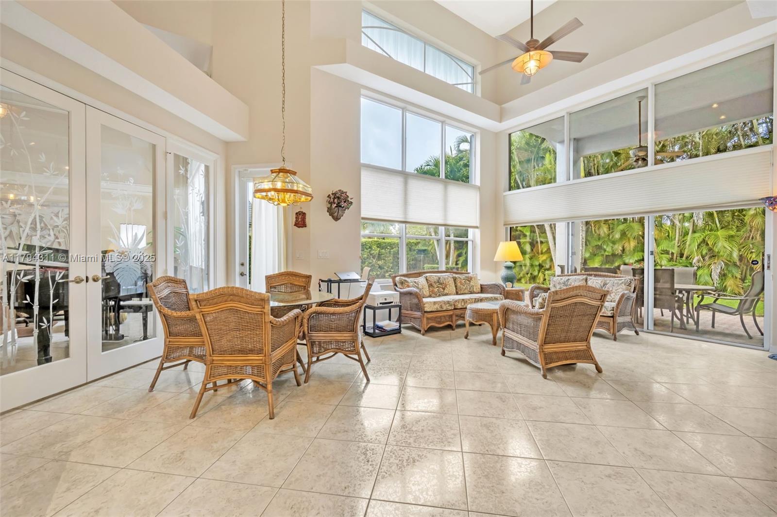 Davie, Florida, 33328, United States, 5 Bedrooms Bedrooms, ,4 BathroomsBathrooms,Residential,For Sale,1793011