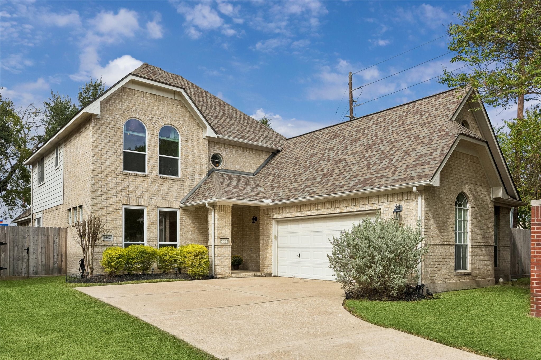  1502 Lakeside Enclave Drive - 物件實景