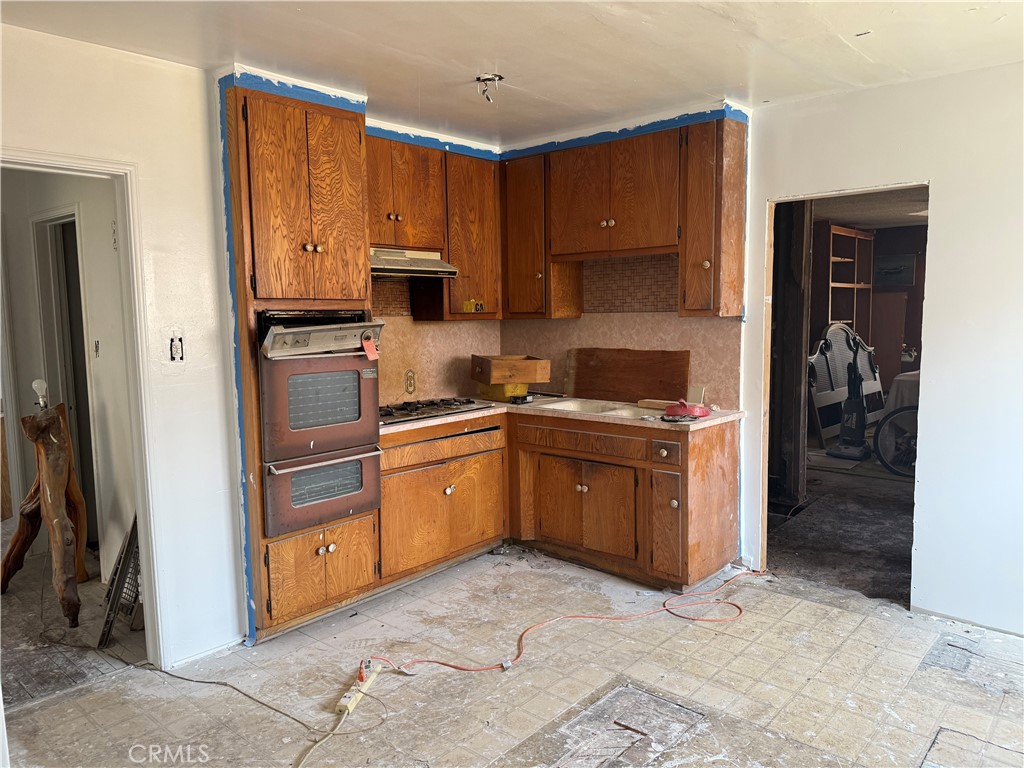 Compton, California, 90222, United States, 3 Bedrooms Bedrooms, ,2 BathroomsBathrooms,Residential,For Sale,1984392