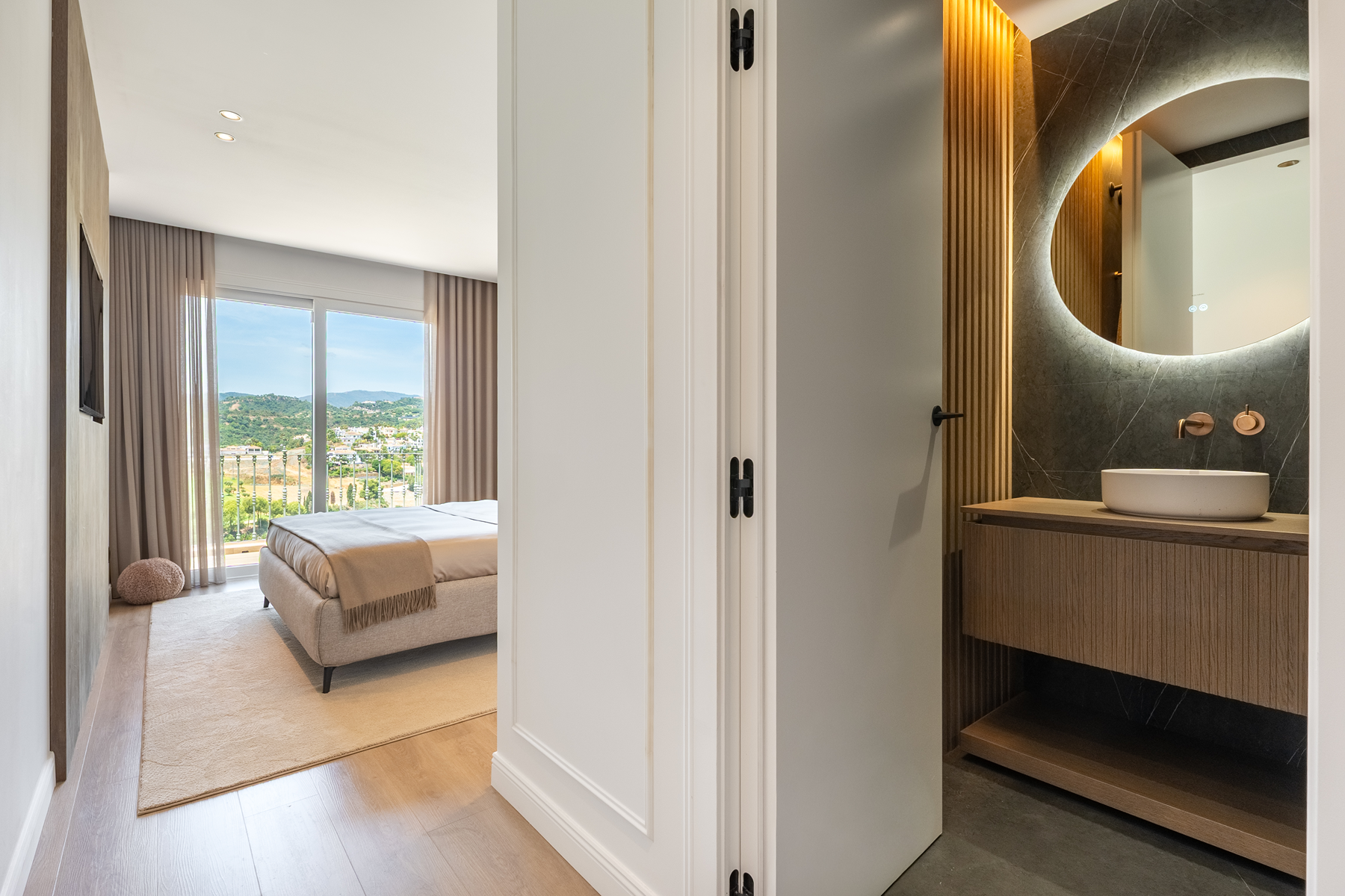  Townhouse with panoramic golf views and sunset terraces in Benahavís - 物件實景