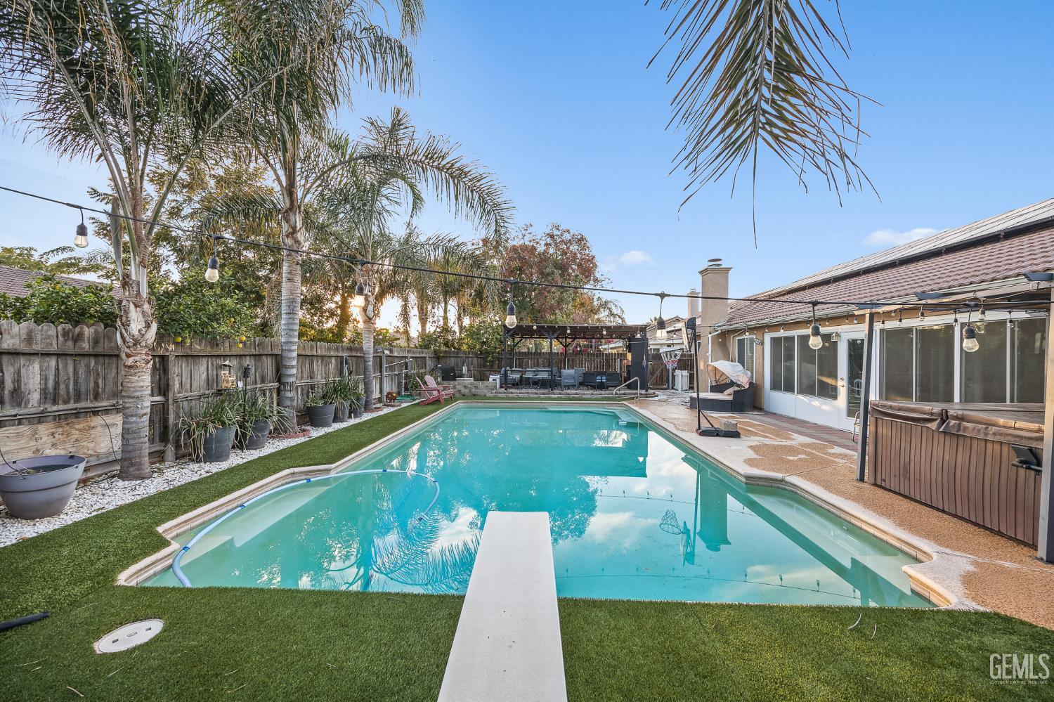 Hanford, California, 93230, United States, 4 Bedrooms Bedrooms, ,2 BathroomsBathrooms,Residential,For Sale,1985699