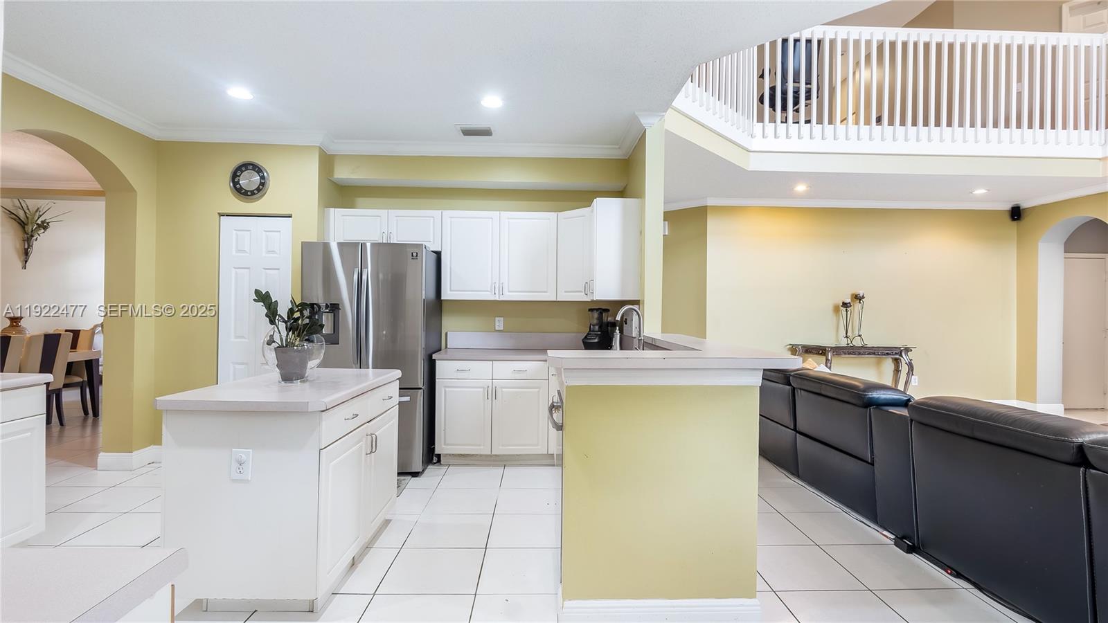 Pembroke Pines, Florida, 33028, United States, 5 Bedrooms Bedrooms, ,4 BathroomsBathrooms,Residential,For Sale,2002117