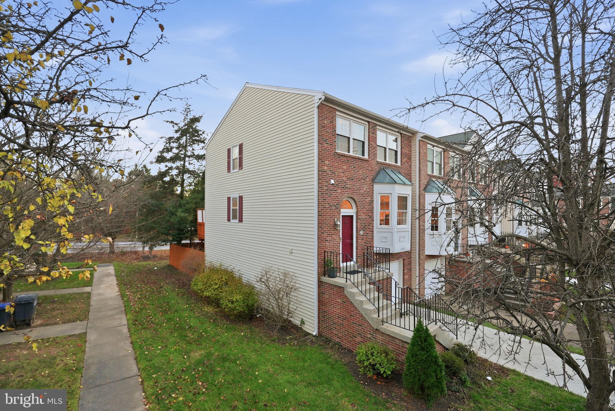 Fairfax, Virginia, 22033, United States, 2 Bedrooms Bedrooms, ,4 BathroomsBathrooms,Residential,For Sale,2001476