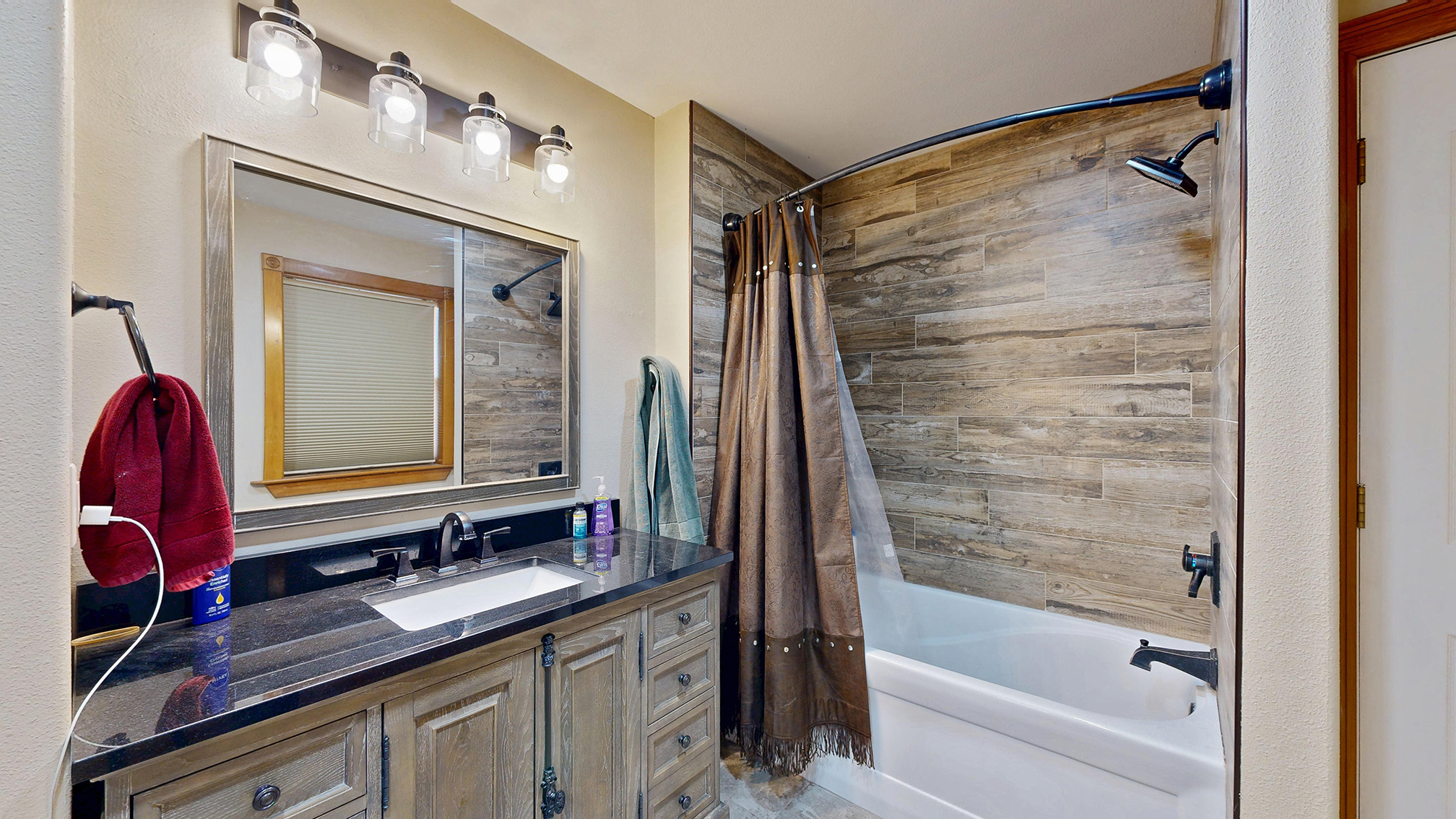 Alto, New Mexico, 88312, United States, 3 Bedrooms Bedrooms, ,2 BathroomsBathrooms,Residential,For Sale,1891048