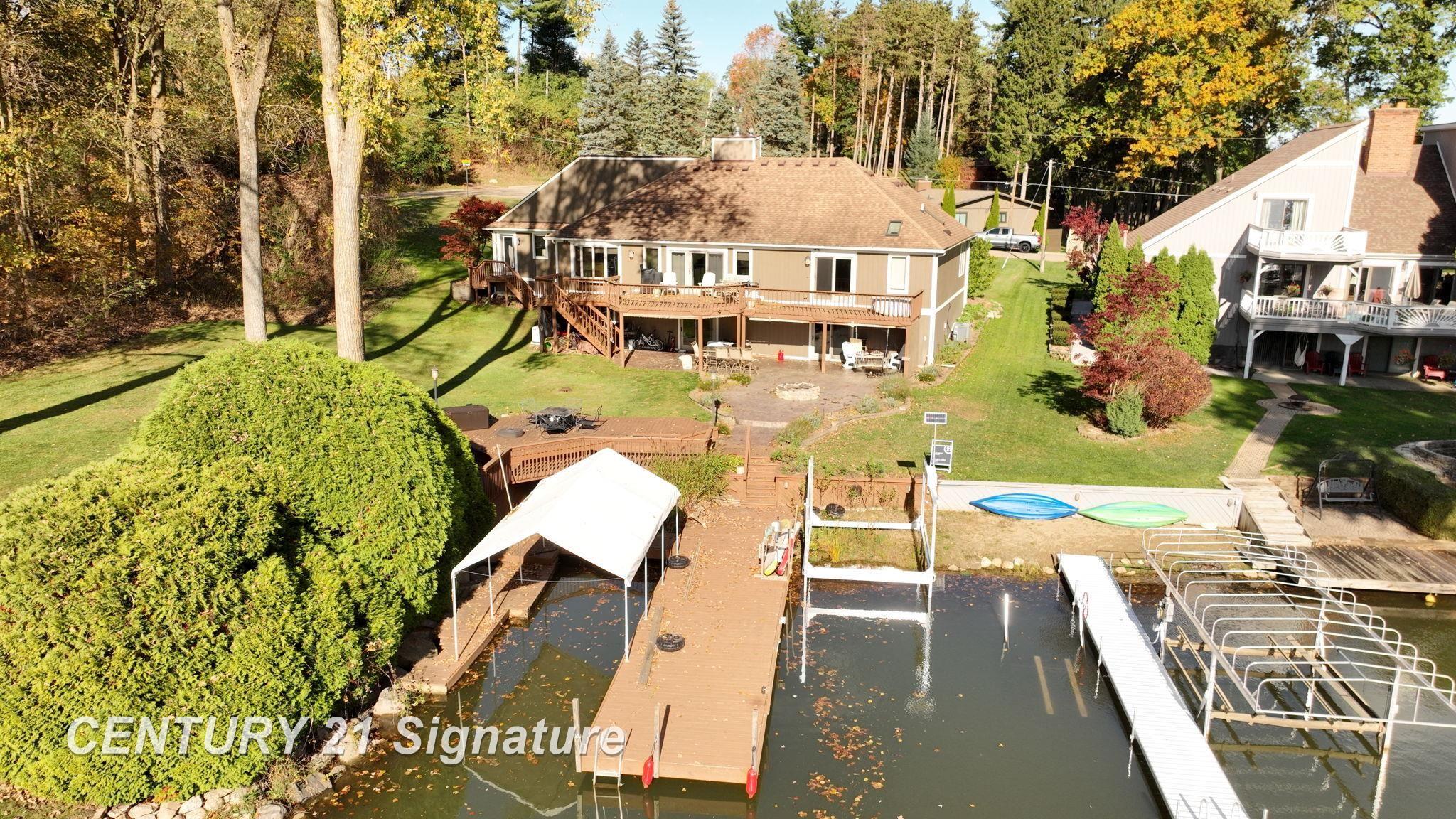 Fenton, Michigan, 48430, United States, 6 Bedrooms Bedrooms, ,4 BathroomsBathrooms,Residential,For Sale,1976063