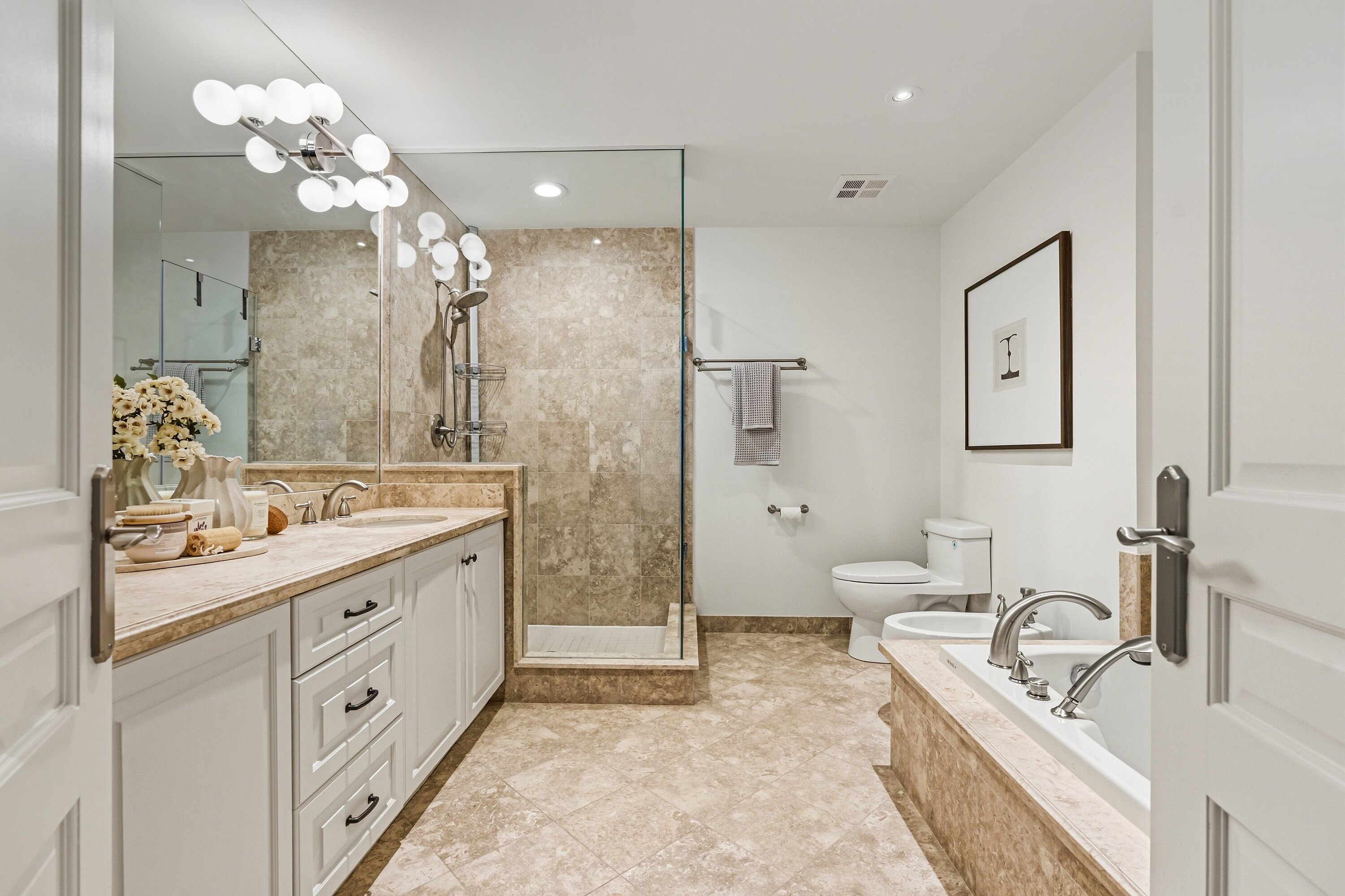  Elegant Living in Yorkville - 物件實景