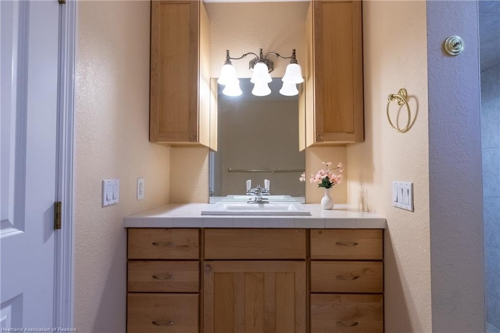 Sebring, Florida, 33872, United States, 3 Bedrooms Bedrooms, ,4 BathroomsBathrooms,Residential,For Sale,2006255