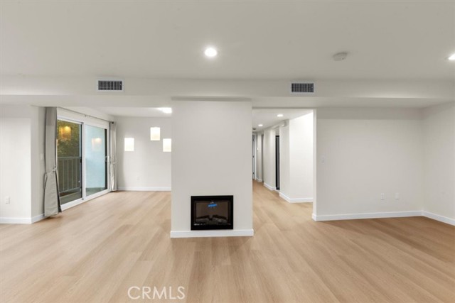 West Hollywood, California, 90046, United States, 2 Bedrooms Bedrooms, ,2 BathroomsBathrooms,Residential,For Sale,1992442