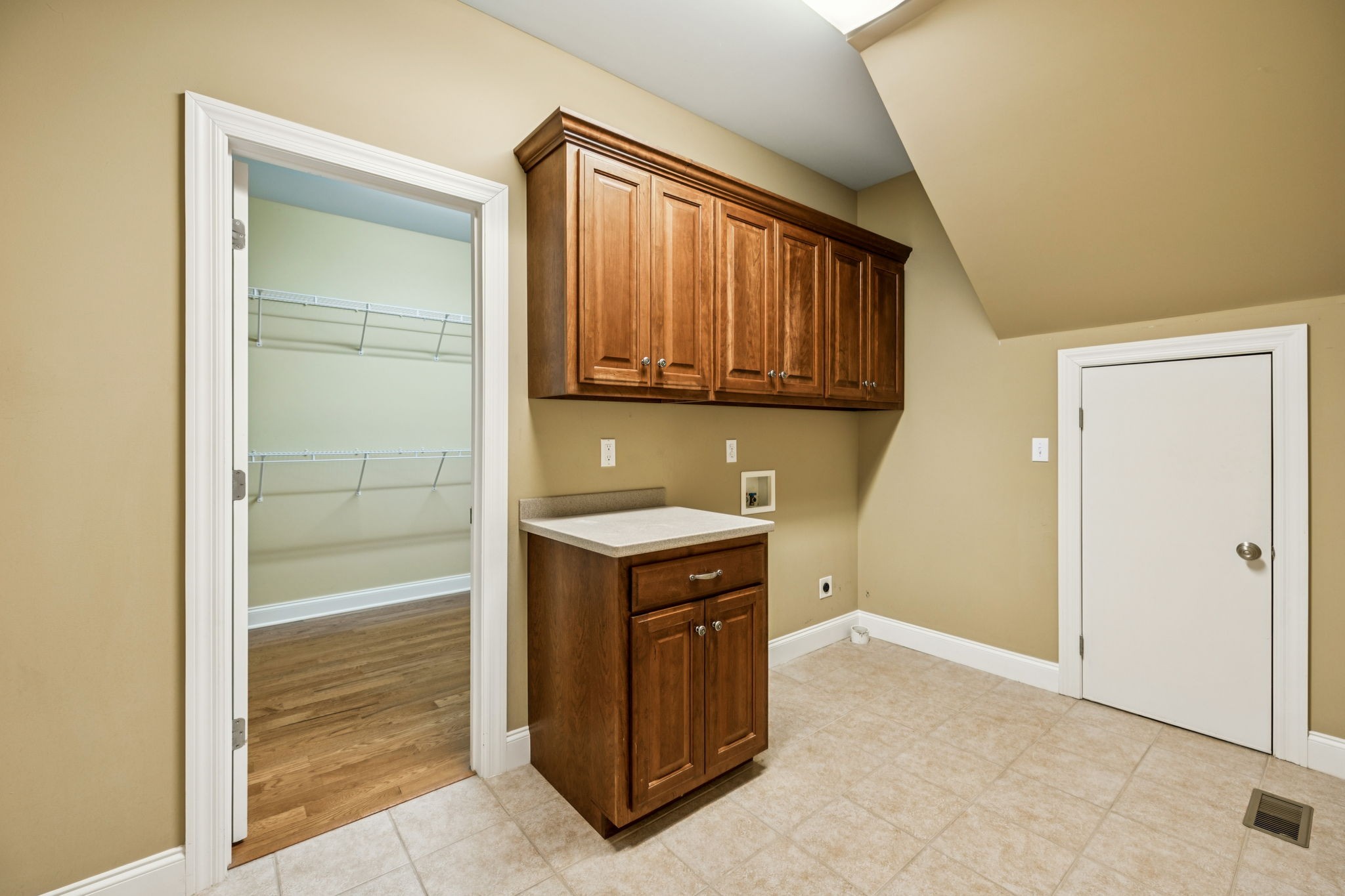 Manchester, Tennessee, 37355, United States, 4 Bedrooms Bedrooms, ,4 BathroomsBathrooms,Residential,For Sale,1937167