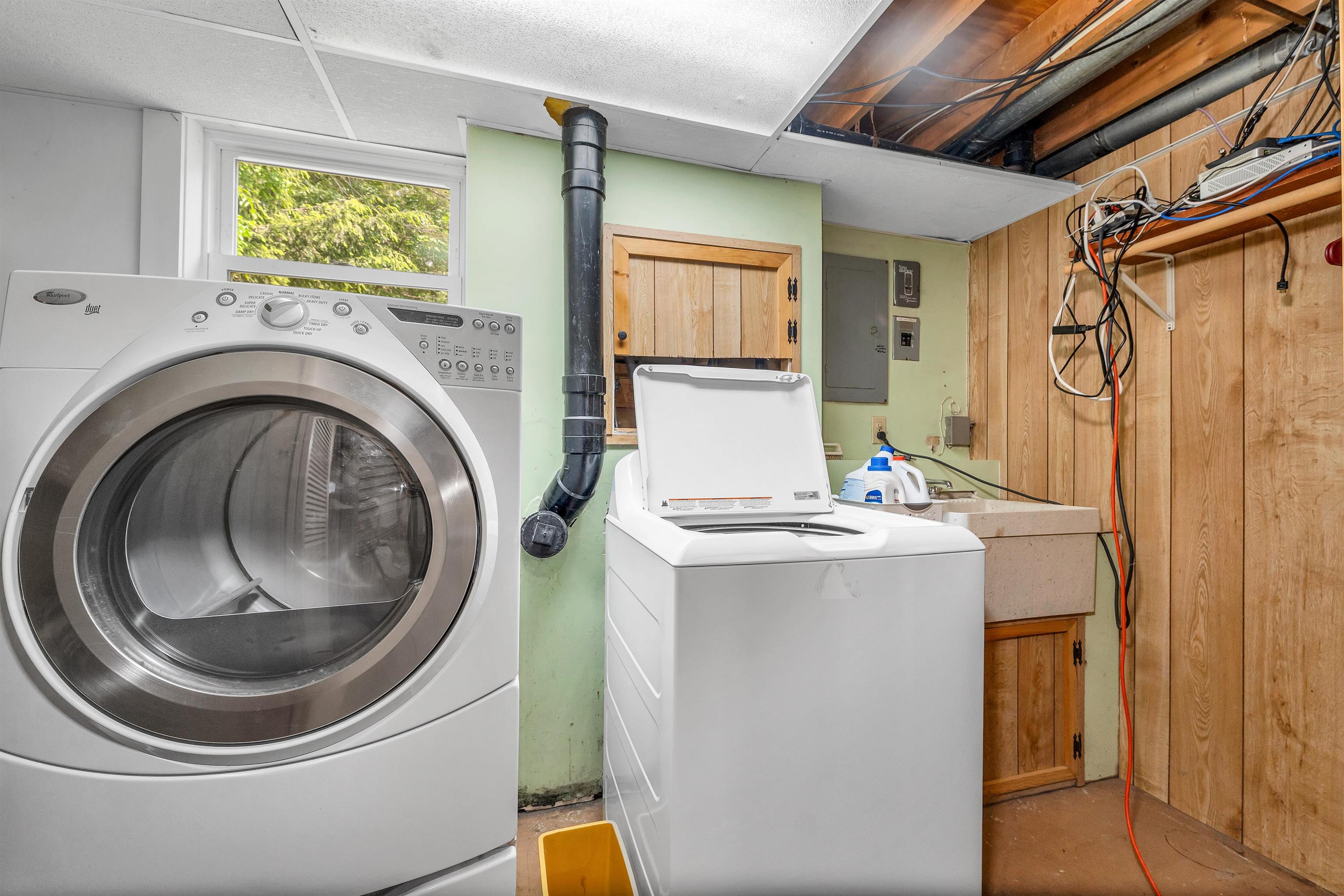 Gilford, New Hampshire, 03249, United States, 4 Bedrooms Bedrooms, ,2 BathroomsBathrooms,Residential,For Sale,1875649