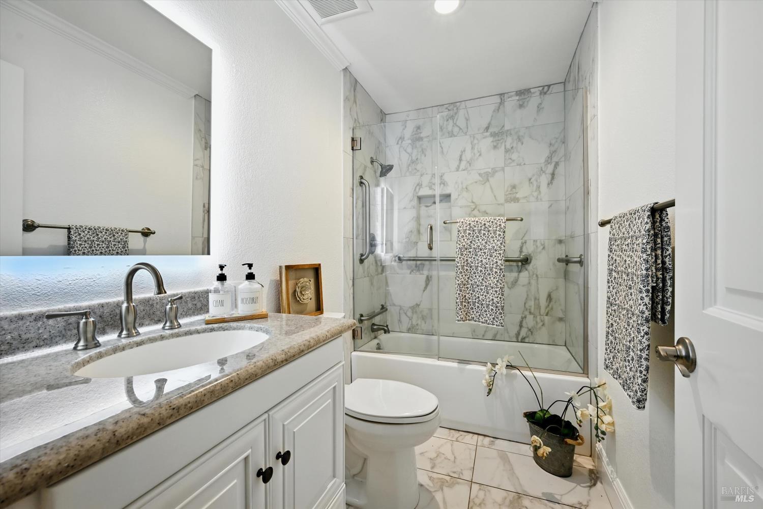 Yountville, California, 94599, United States, 2 Bedrooms Bedrooms, ,2 BathroomsBathrooms,Residential,For Sale,1941662