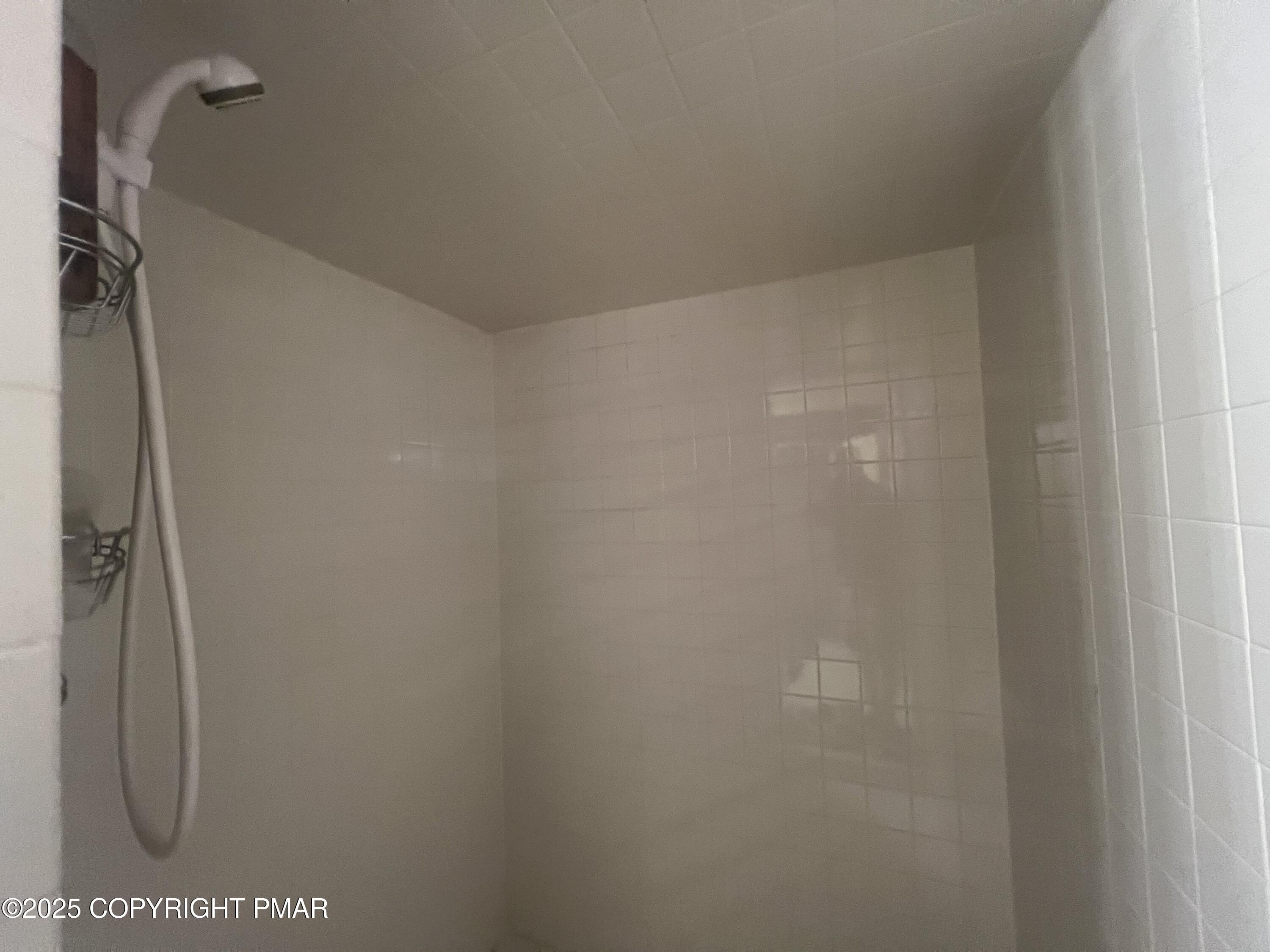 Blakeslee, Pennsylvania, 18610, United States, 4 Bedrooms Bedrooms, ,3 BathroomsBathrooms,Residential,For Sale,1982543