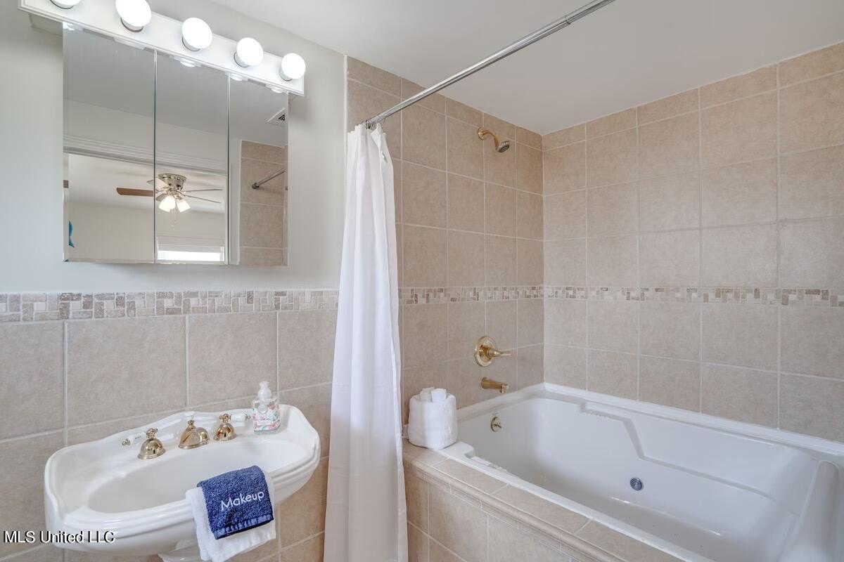 Bay Saint Louis, Mississippi, 39520, United States, 3 Bedrooms Bedrooms, ,2 BathroomsBathrooms,Residential,For Sale,1979454