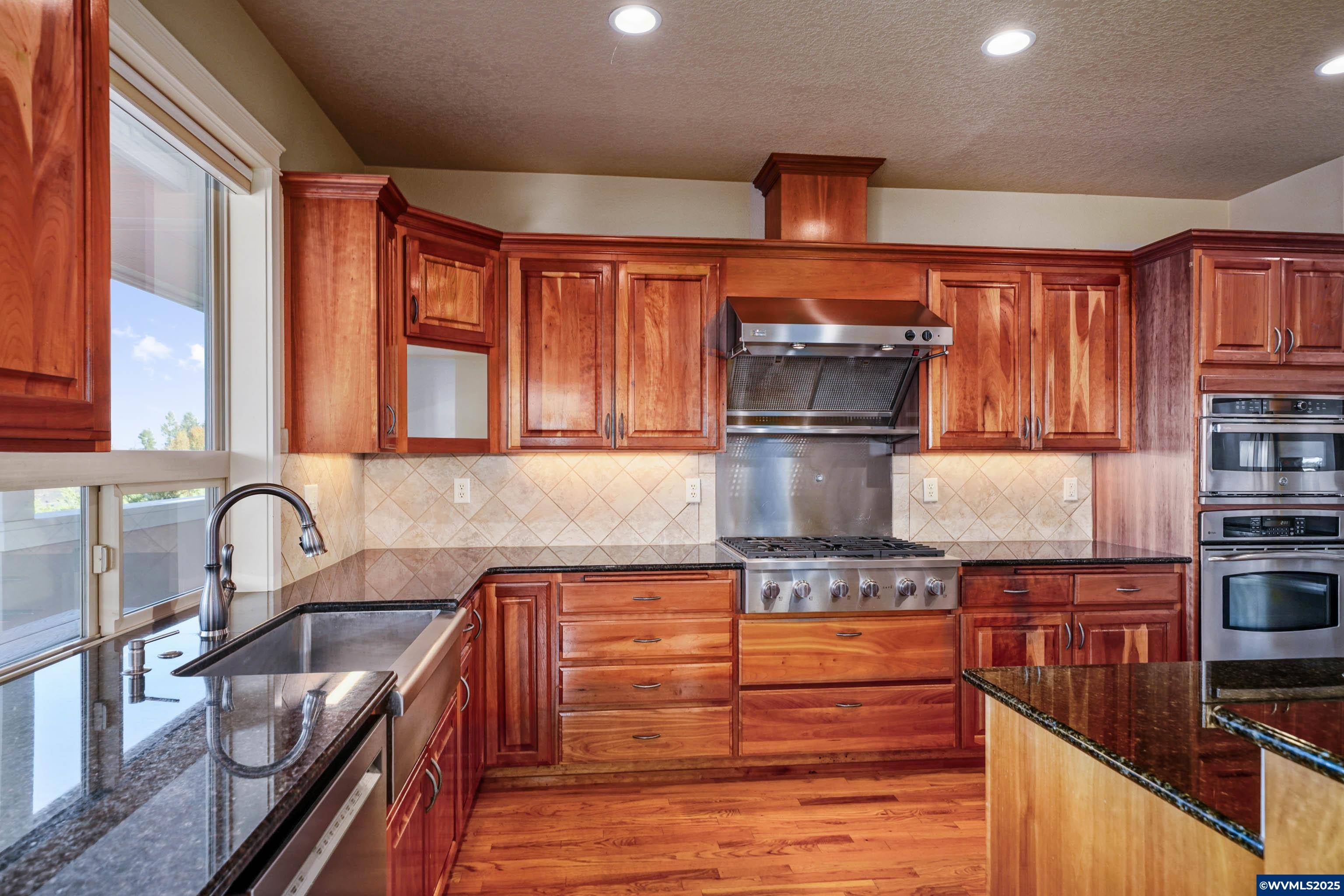 Salem, Oregon, 97306, United States, 3 Bedrooms Bedrooms, ,3 BathroomsBathrooms,Residential,For Sale,1989226