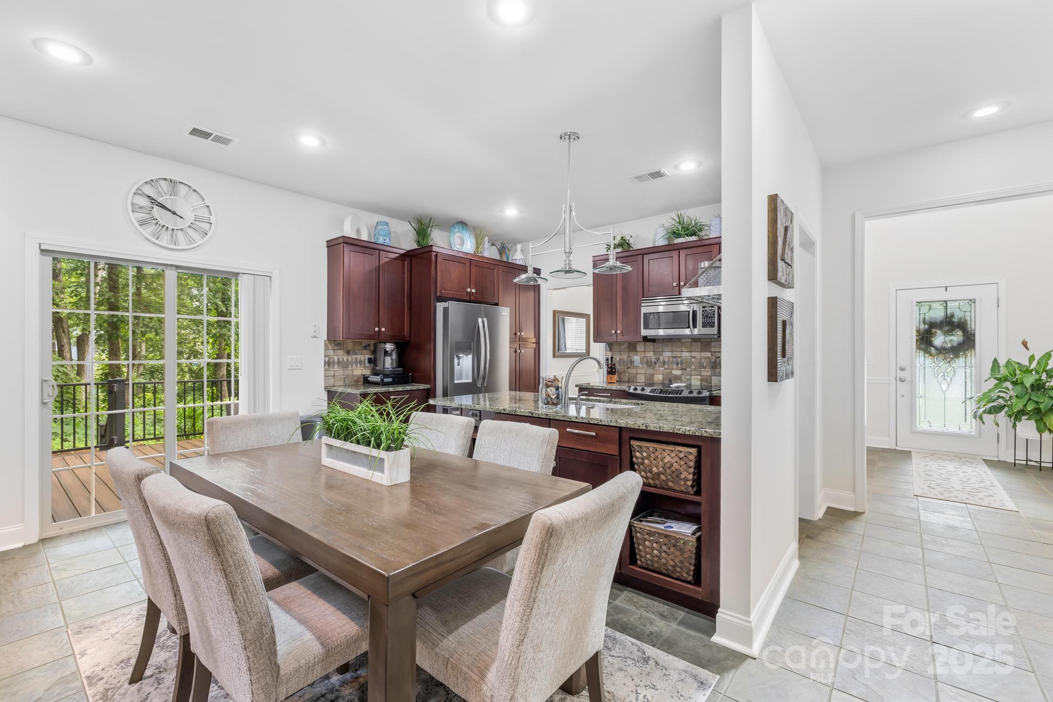 Mooresville, North Carolina, 28115, United States, 3 Bedrooms Bedrooms, ,3 BathroomsBathrooms,Residential,For Sale,1927235