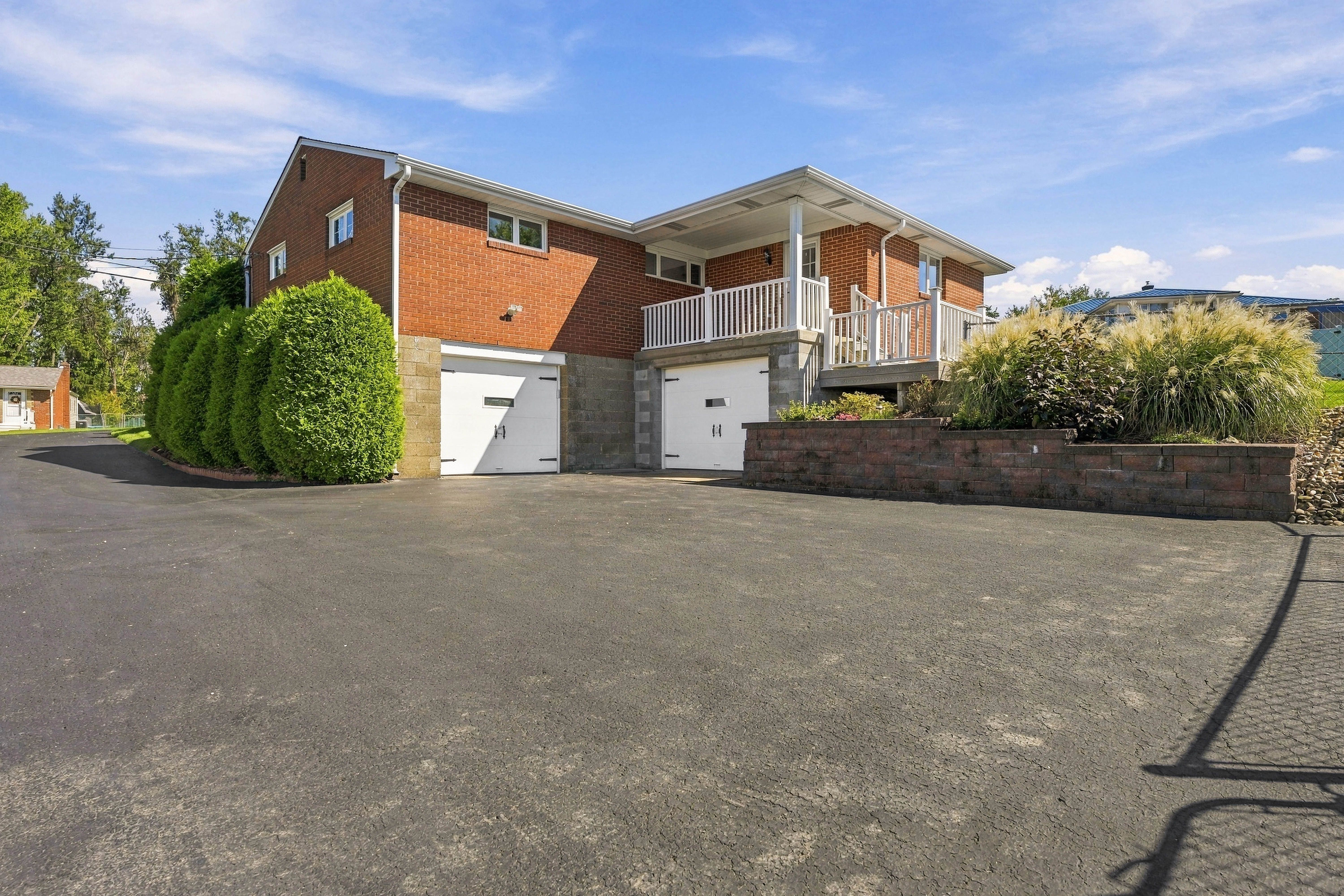  16 South Rolling Hills Avenue, Irwin, PA 15642 - 物件實景