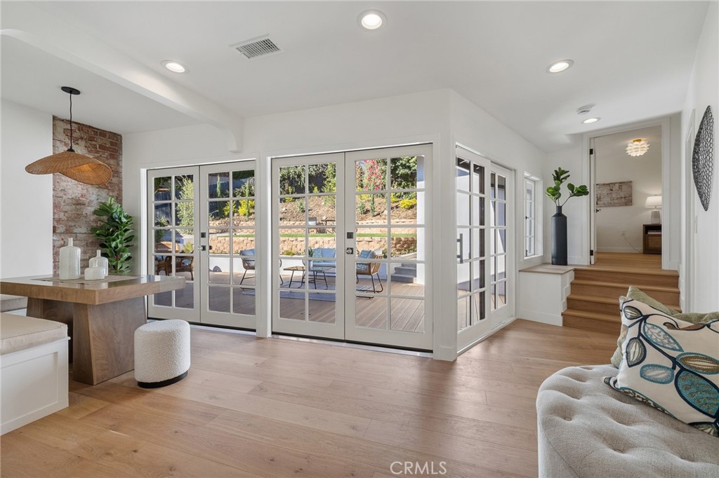 Pasadena, California, 91105, United States, 3 Bedrooms Bedrooms, ,3 BathroomsBathrooms,Residential,For Sale,1941593