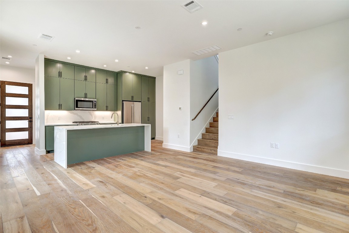 Austin, Texas, 78704, United States, 3 Bedrooms Bedrooms, ,3 BathroomsBathrooms,Residential,For Sale,1848739