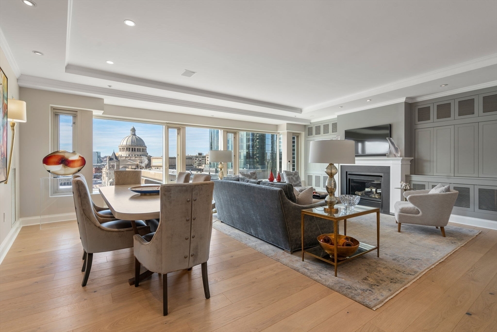Boston, Massachusetts, 02199, United States, 3 Bedrooms Bedrooms, ,3 BathroomsBathrooms,Residential,For Sale,1940659