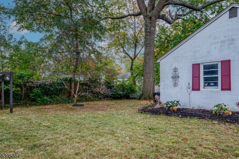 Rahway City, New Jersey, 07065, United States, 4 Bedrooms Bedrooms, ,2 BathroomsBathrooms,Residential,For Sale,1986510