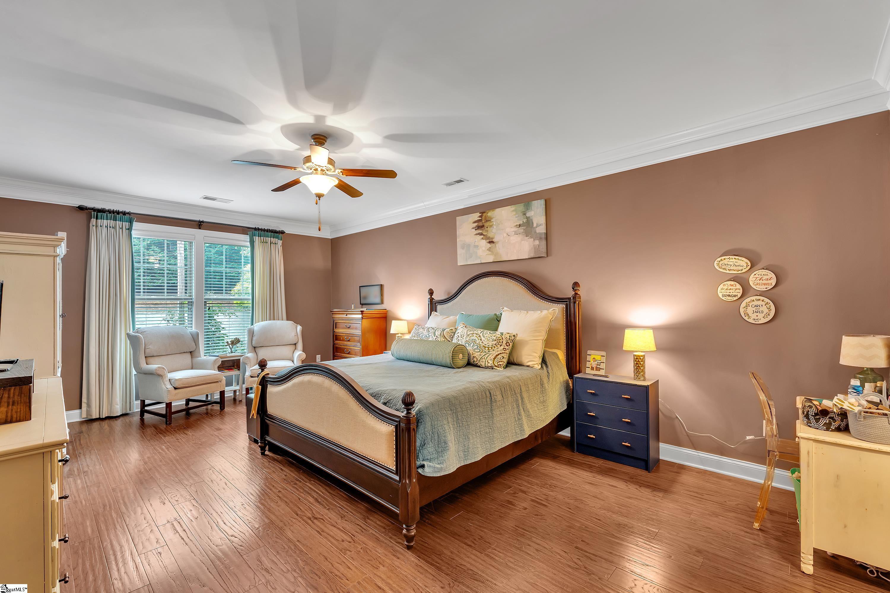 Greenville, South Carolina, 29615, United States, 5 Bedrooms Bedrooms, ,4 BathroomsBathrooms,Residential,For Sale,1827881