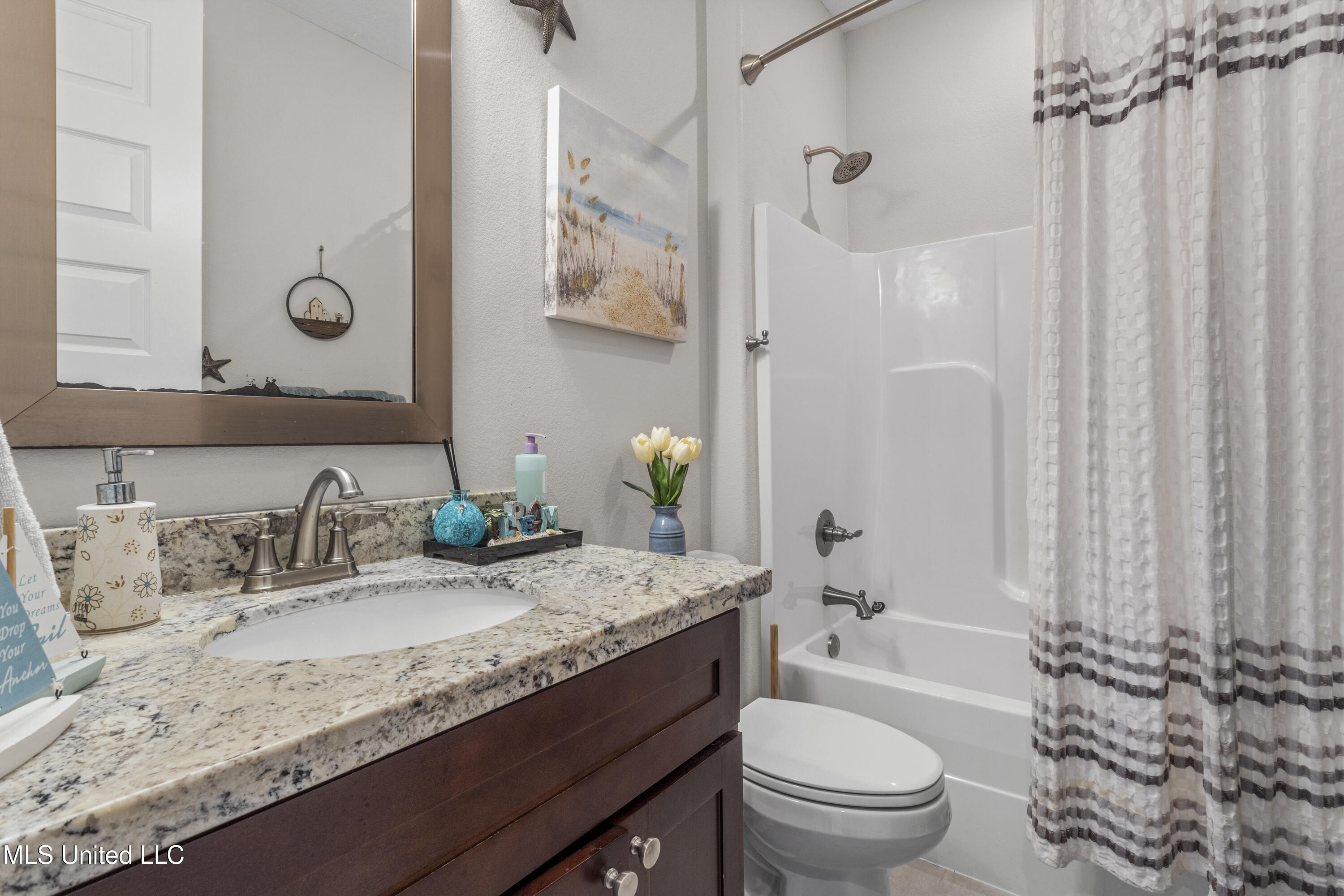 Ocean Springs, Mississippi, 39564, United States, 5 Bedrooms Bedrooms, ,3 BathroomsBathrooms,Residential,For Sale,1805037