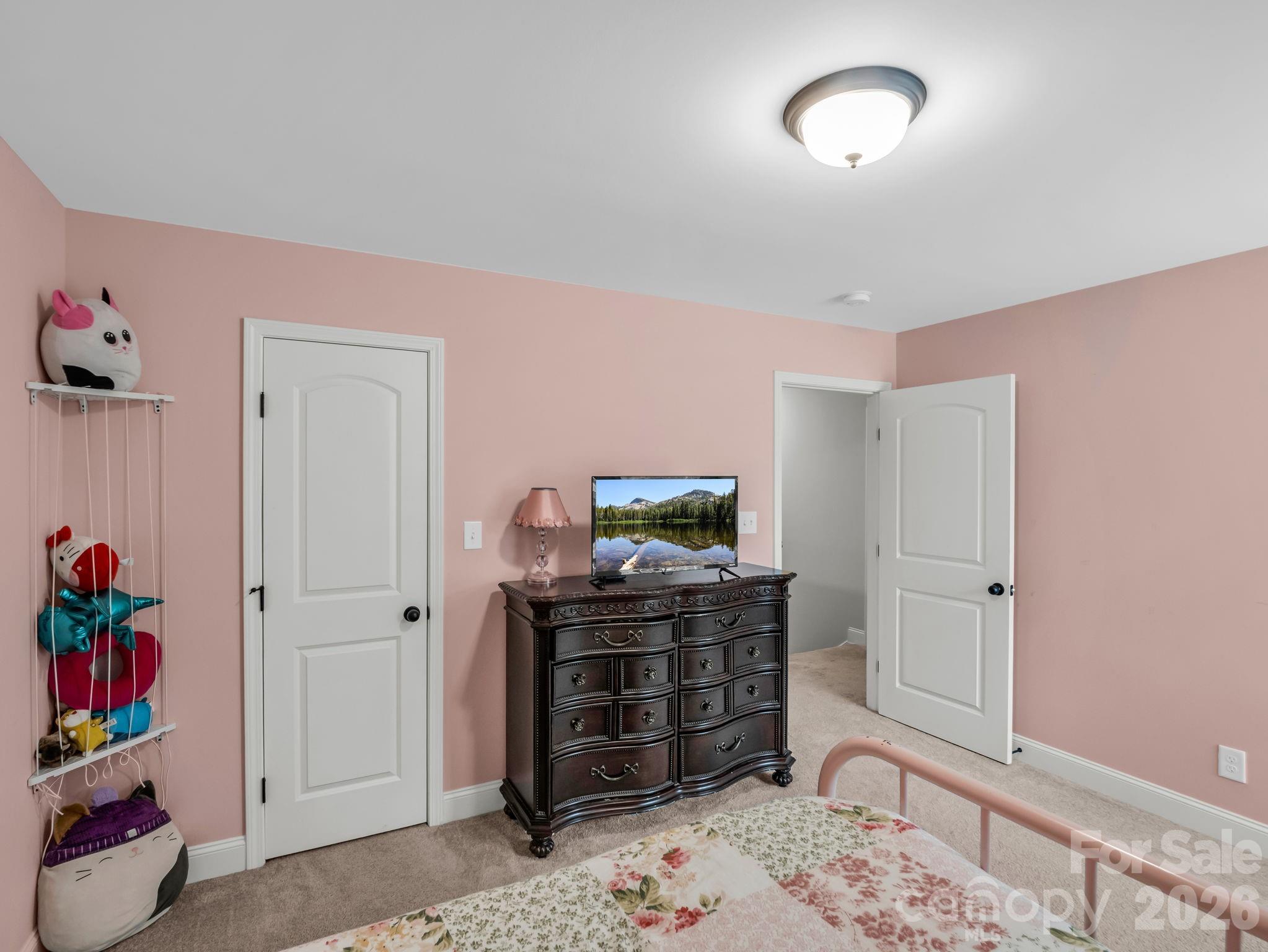Lincolnton, North Carolina, 28092, United States, 5 Bedrooms Bedrooms, ,3 BathroomsBathrooms,Residential,For Sale,2049314